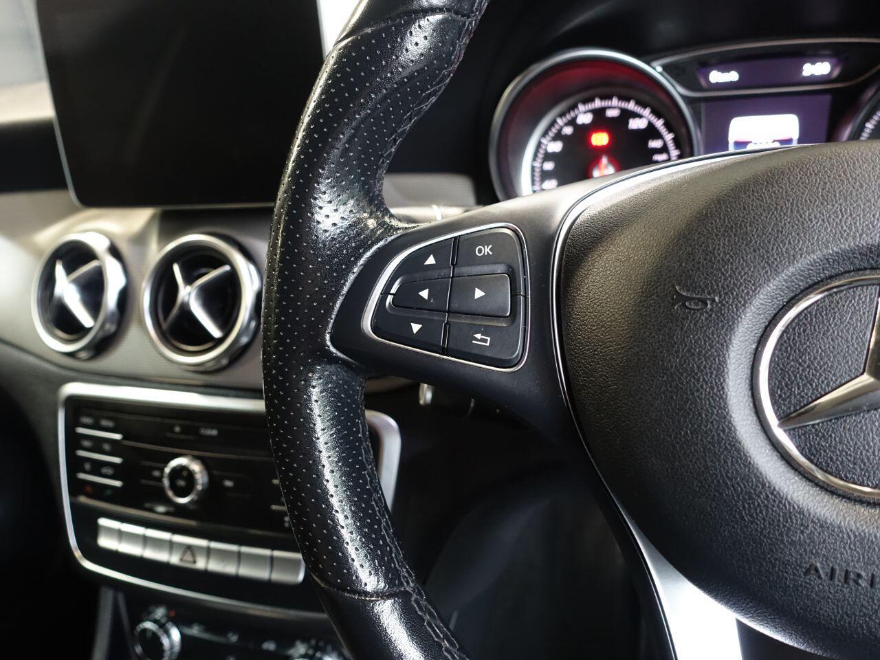 Mercedes GLA - Image 18