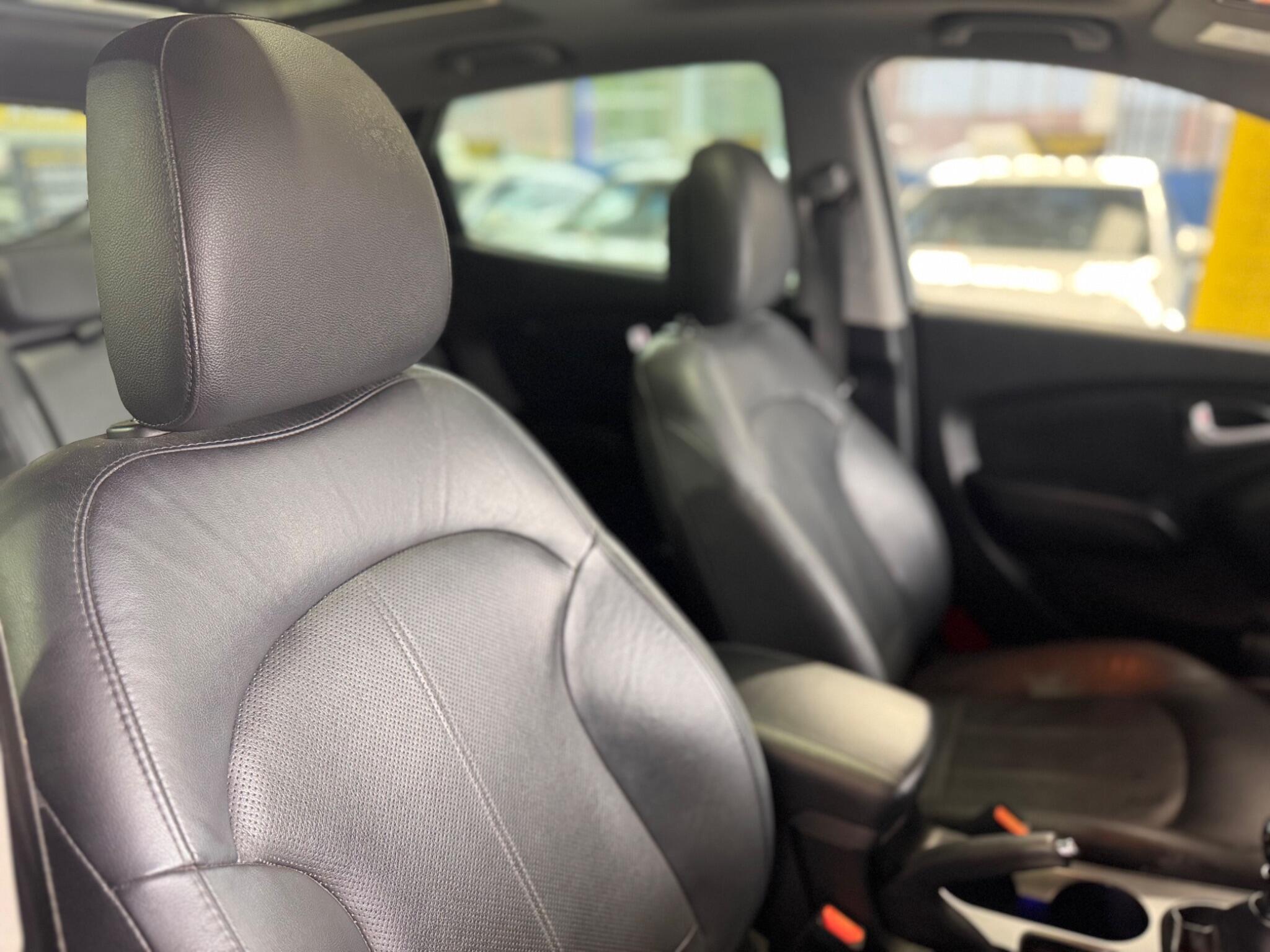 Hyundai ix35 - Image 30