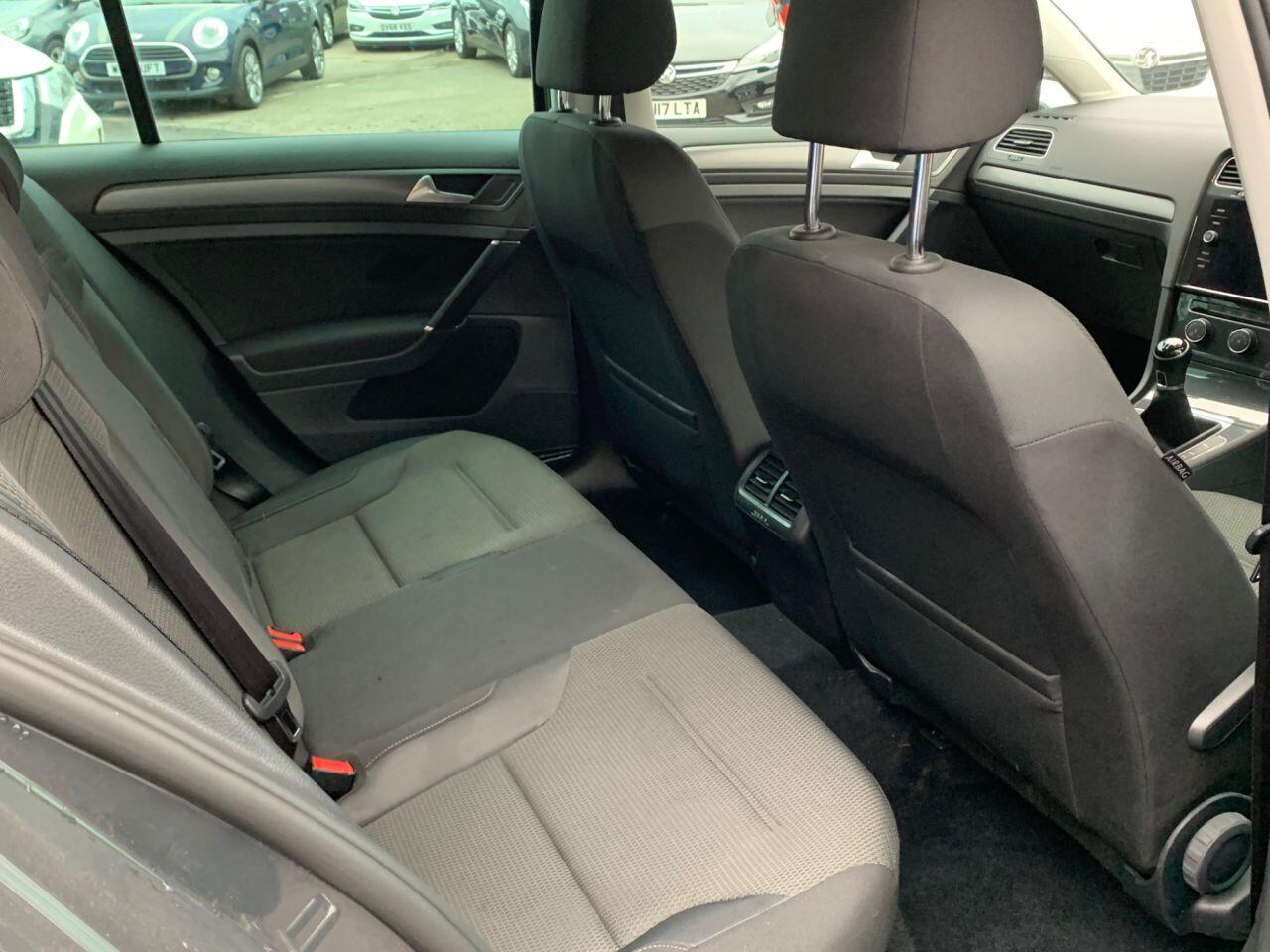 Volkswagen Golf - Image 17