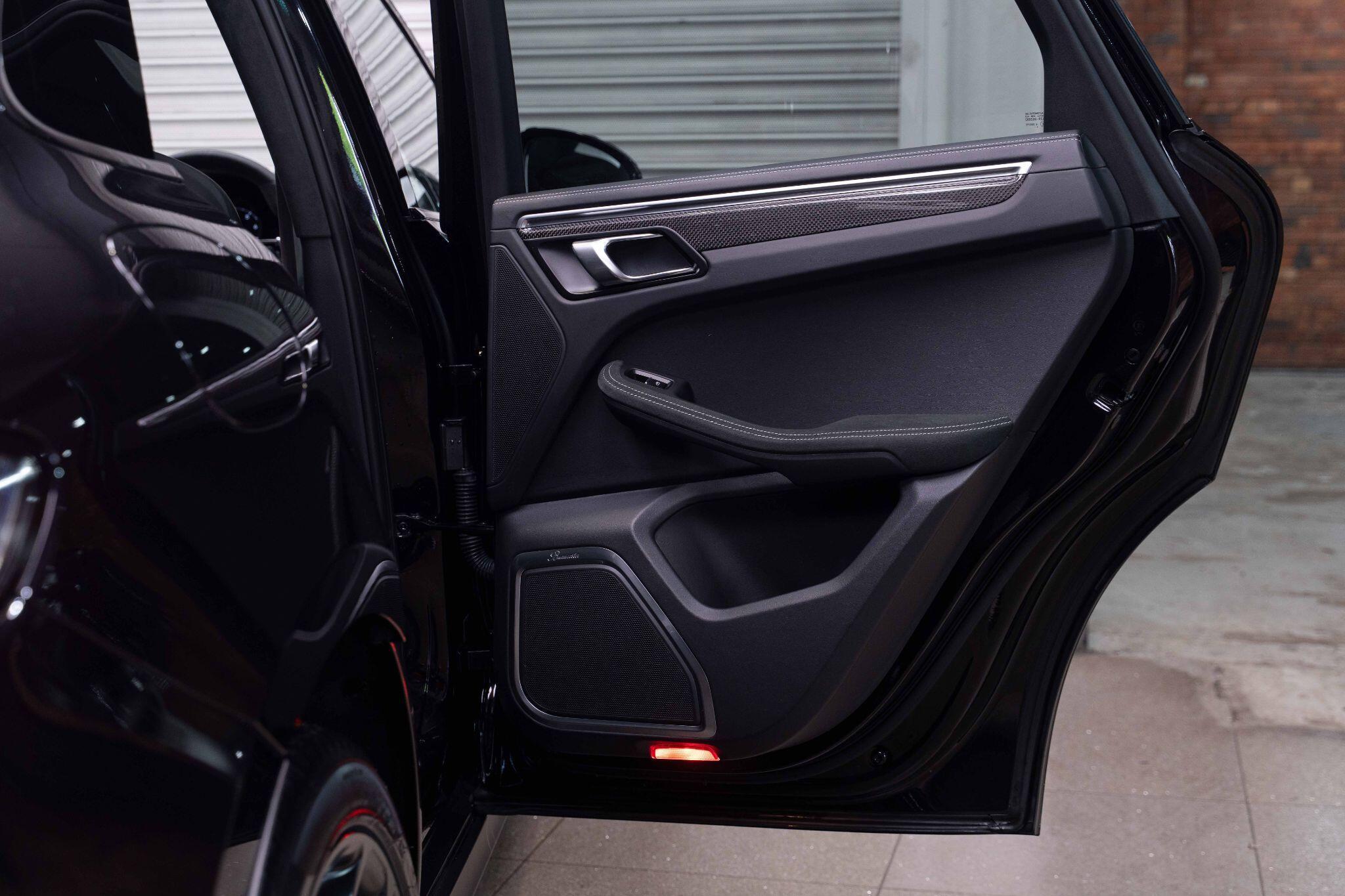 Porsche Macan - Image 28