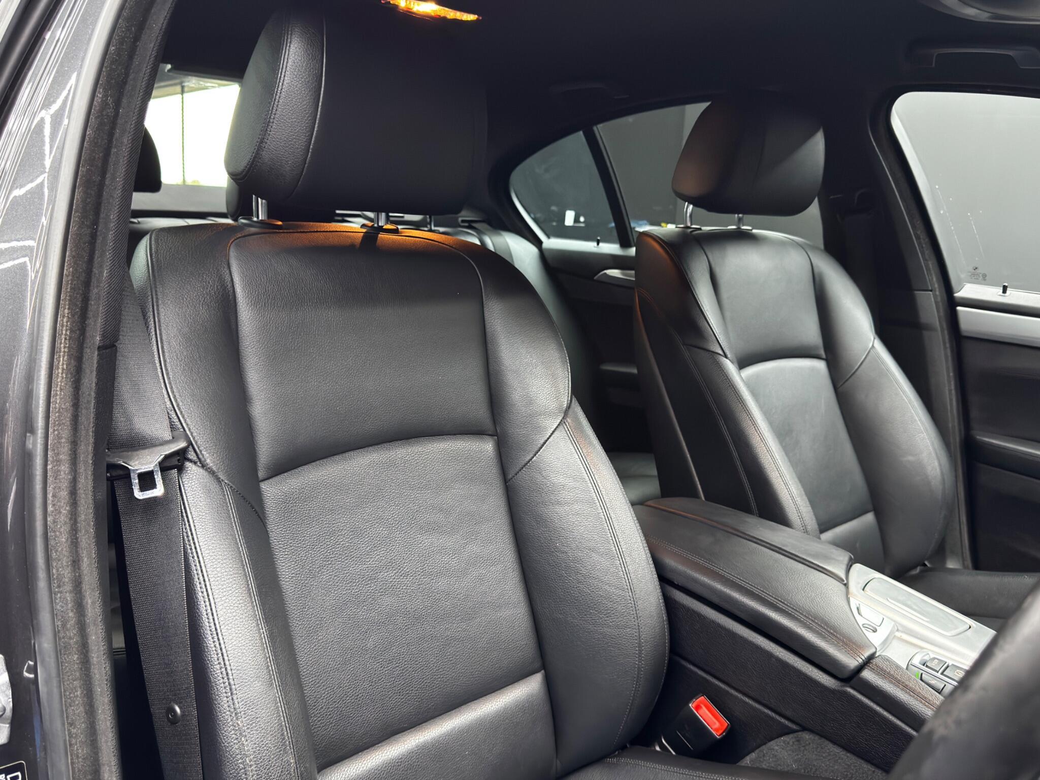 BMW 5 Series - Image 12