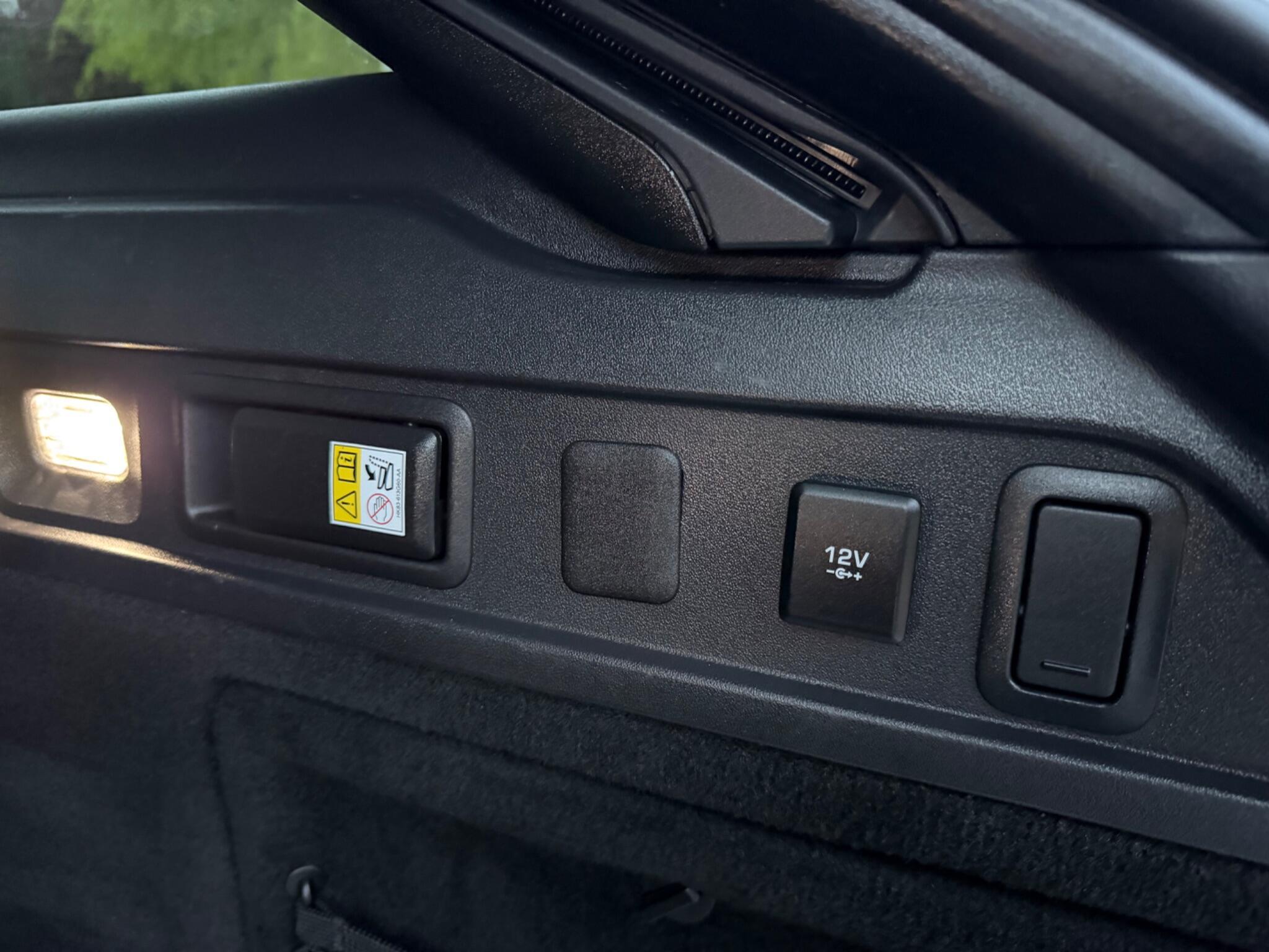 Jaguar XF - Image 18