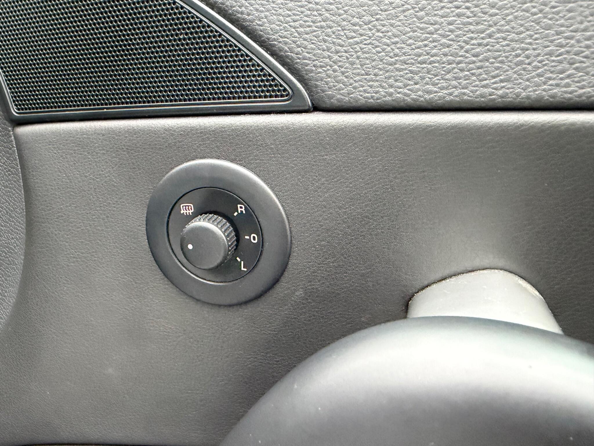 Volkswagen Scirocco - Image 19