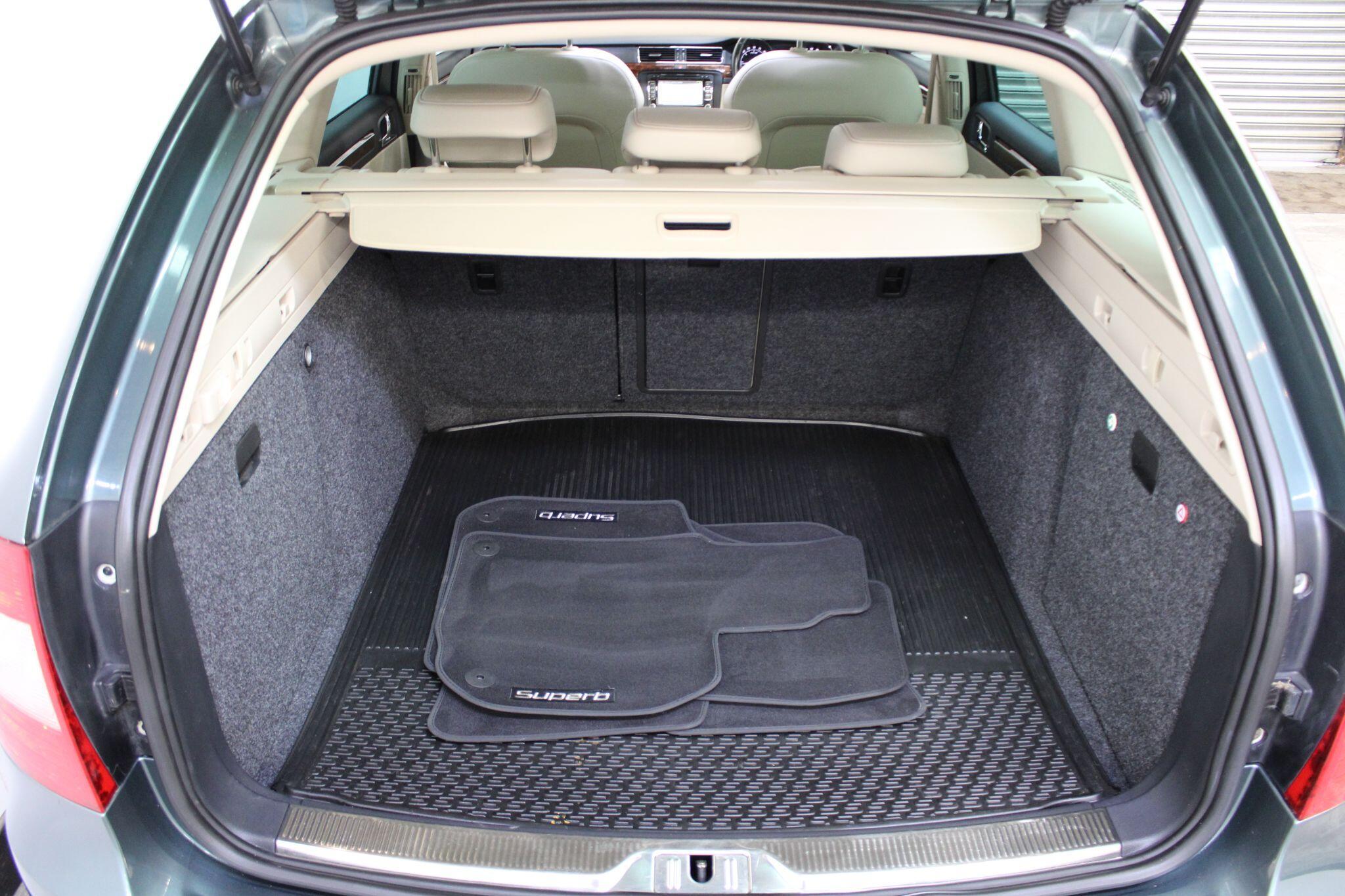 Skoda Superb - Image 16
