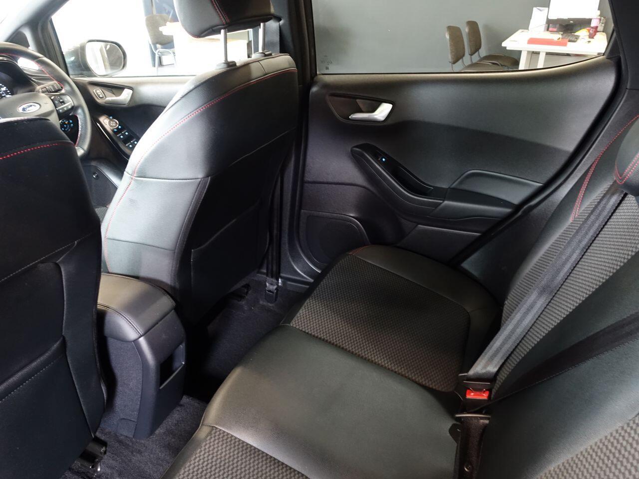 Ford Fiesta - Image 16