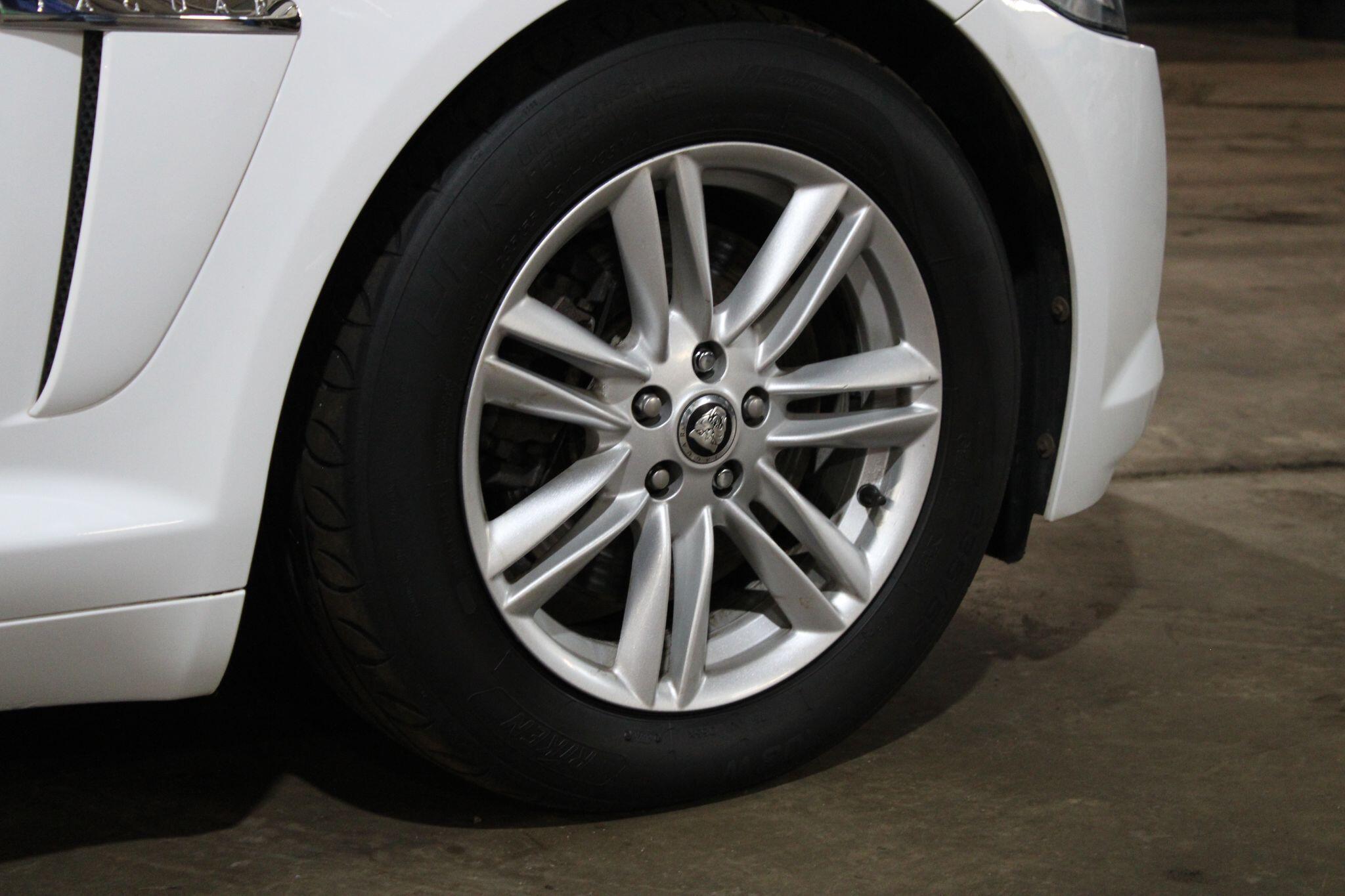 Jaguar XF - Image 26