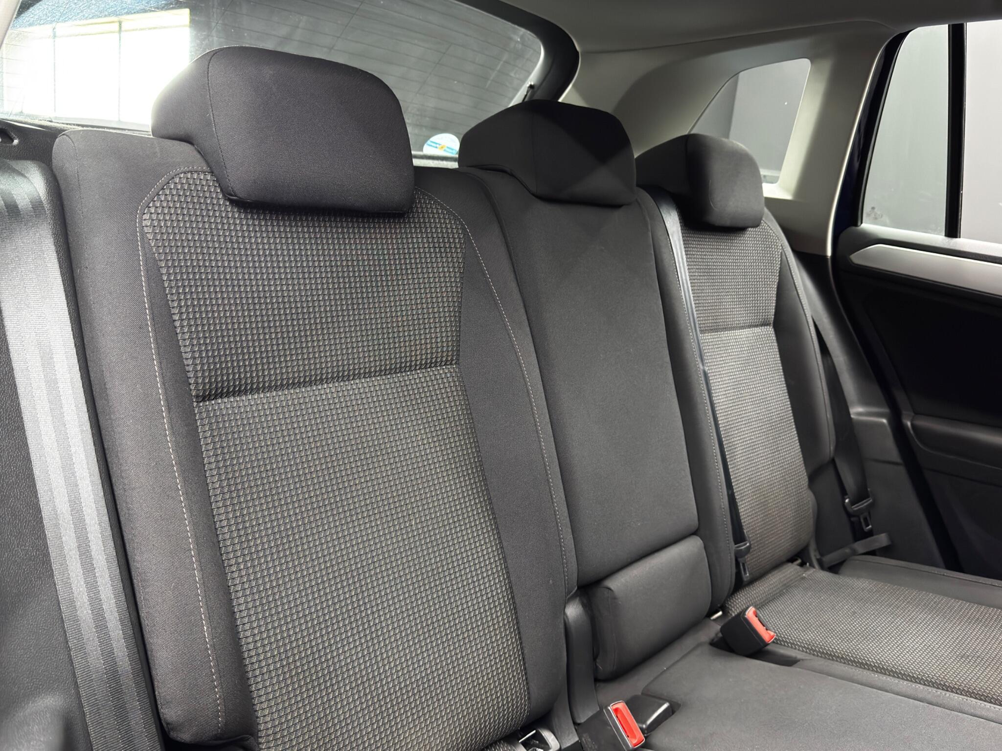 Volkswagen Tiguan - Image 14
