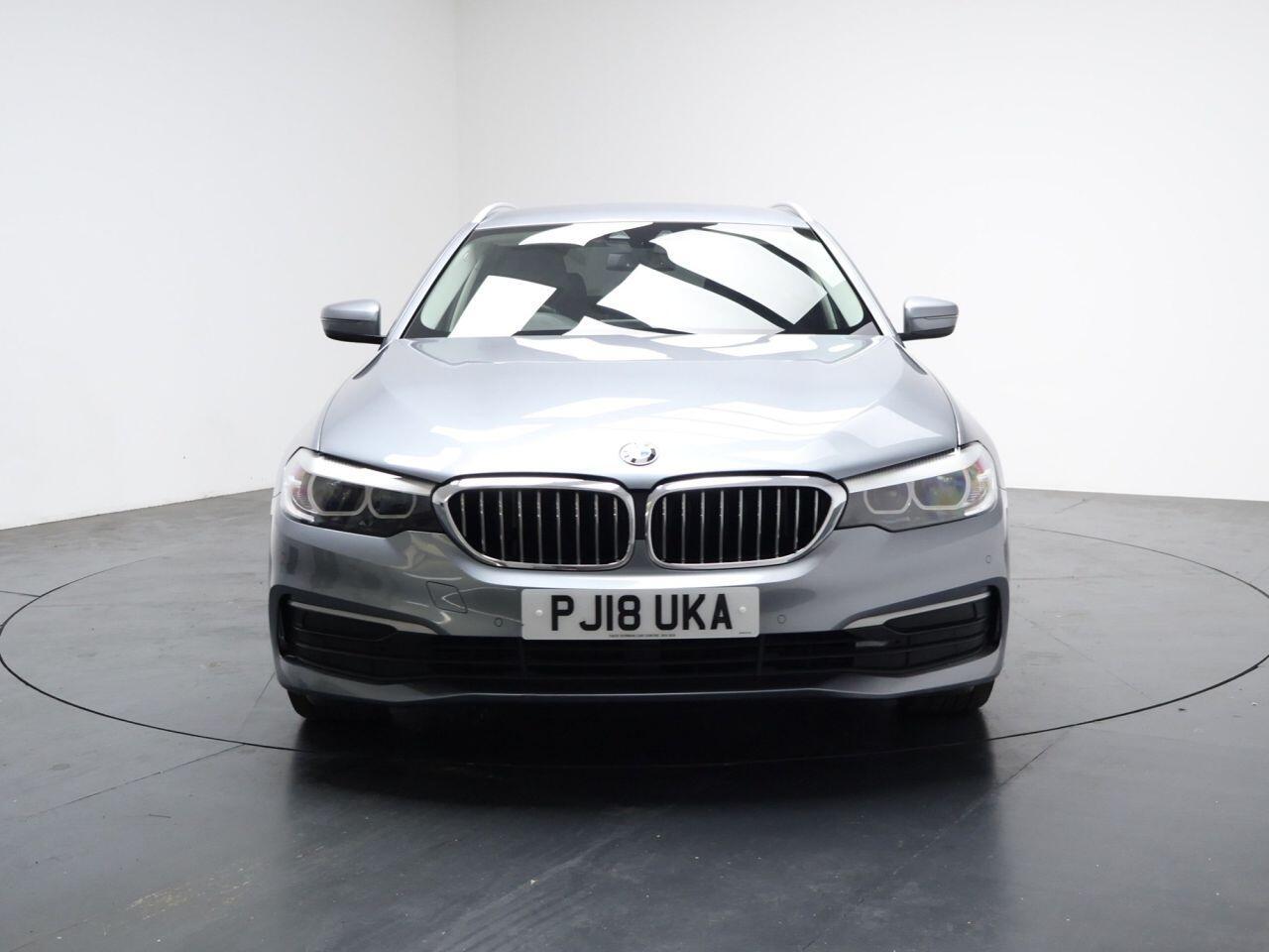 BMW 5 Series - Image 5