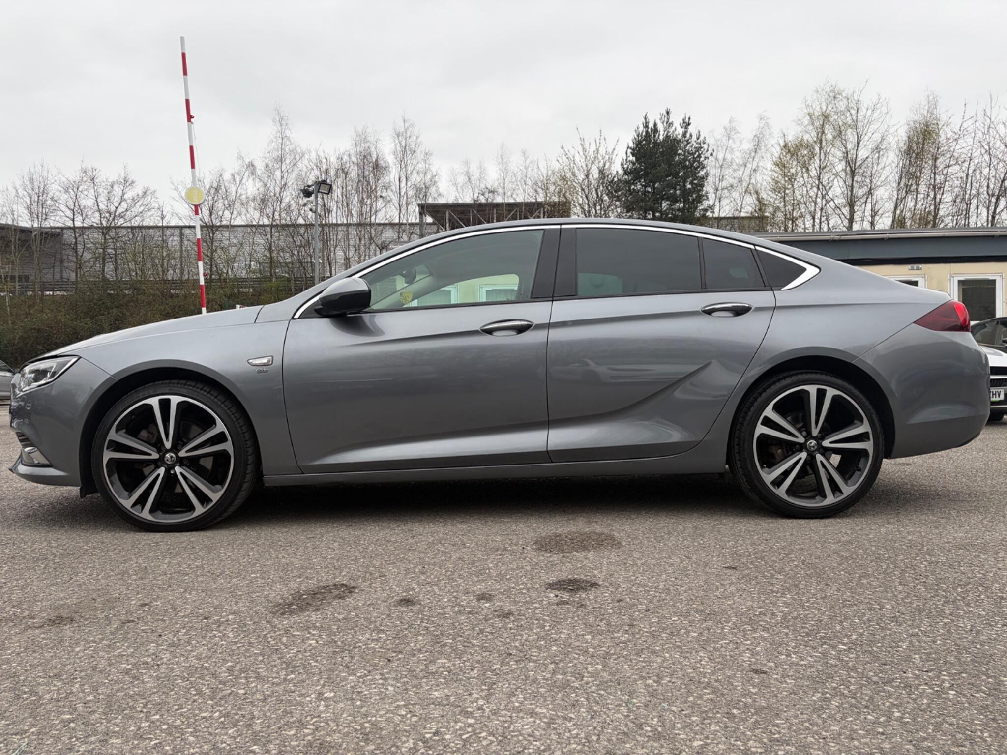 Vauxhall Insignia - Image 10