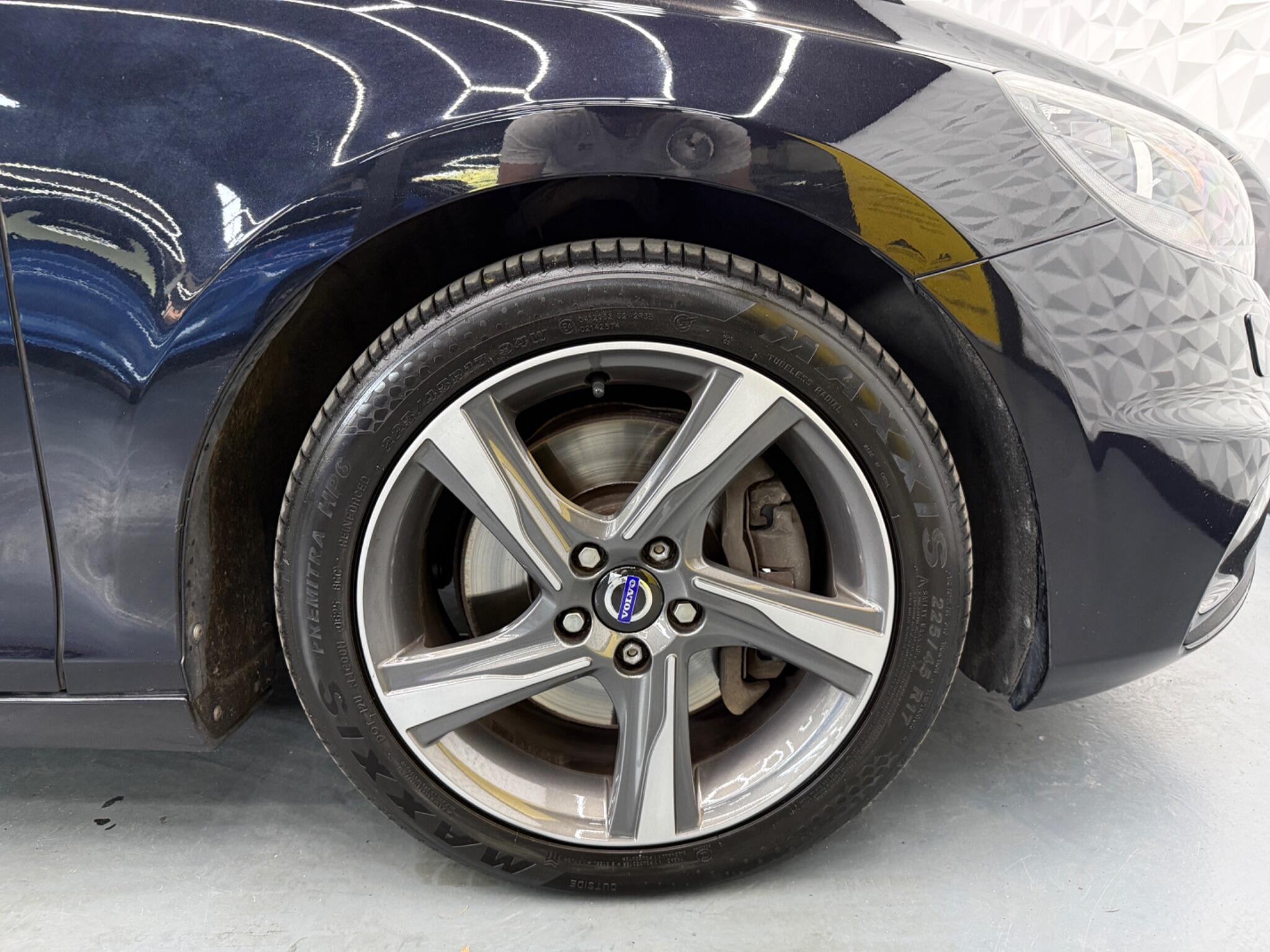 Volvo V40 - Image 14