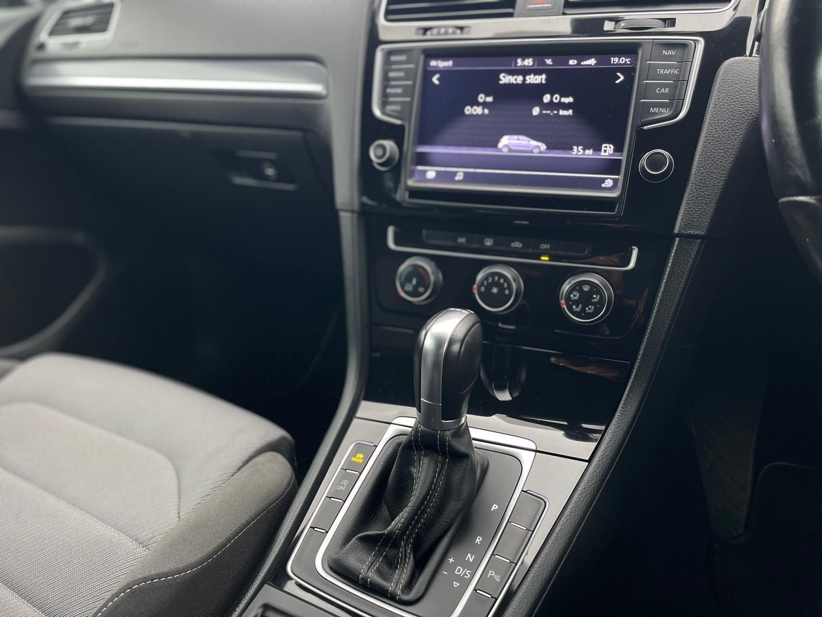 Volkswagen Golf - Image 16