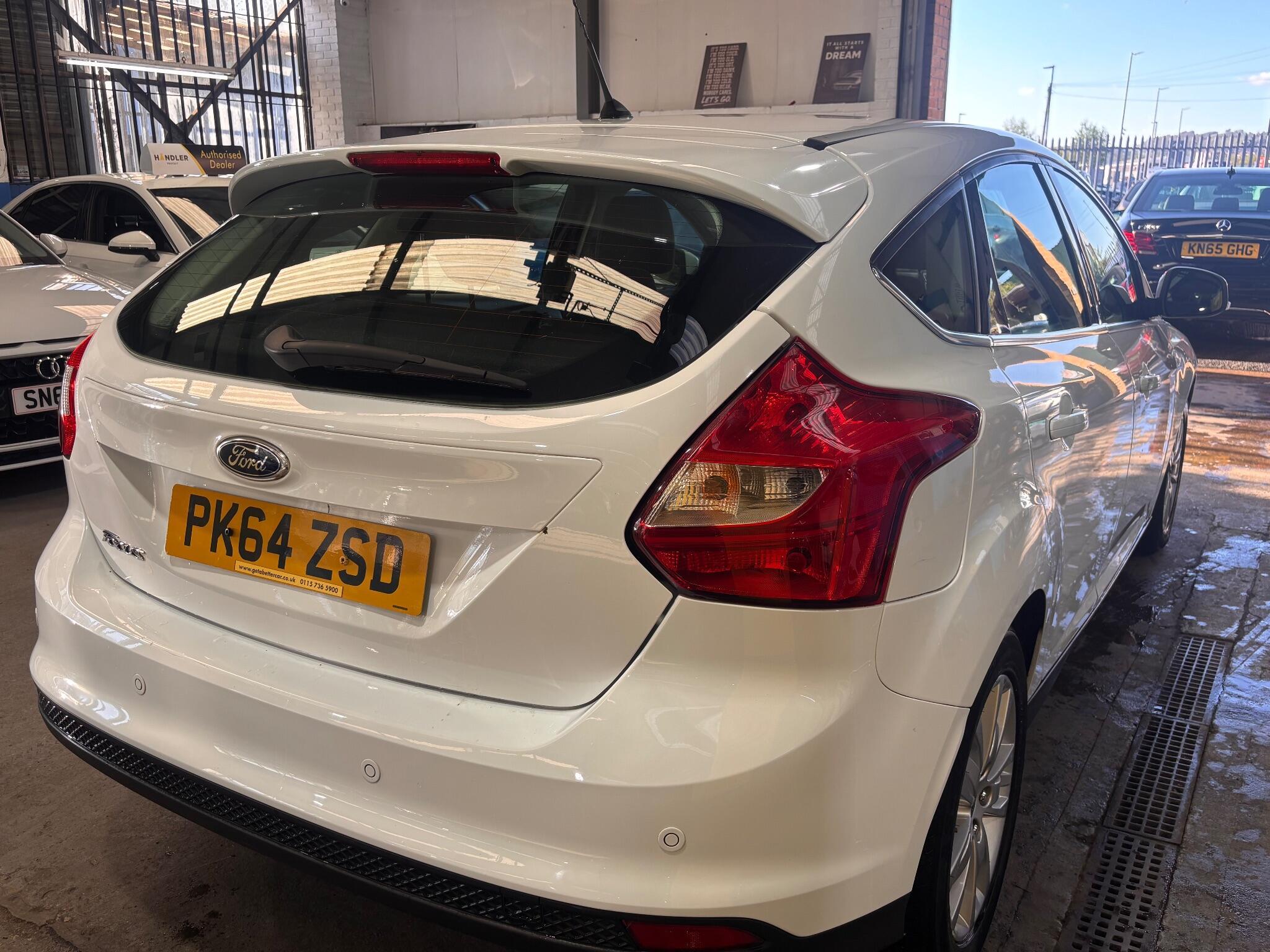 Ford Focus - Image 28