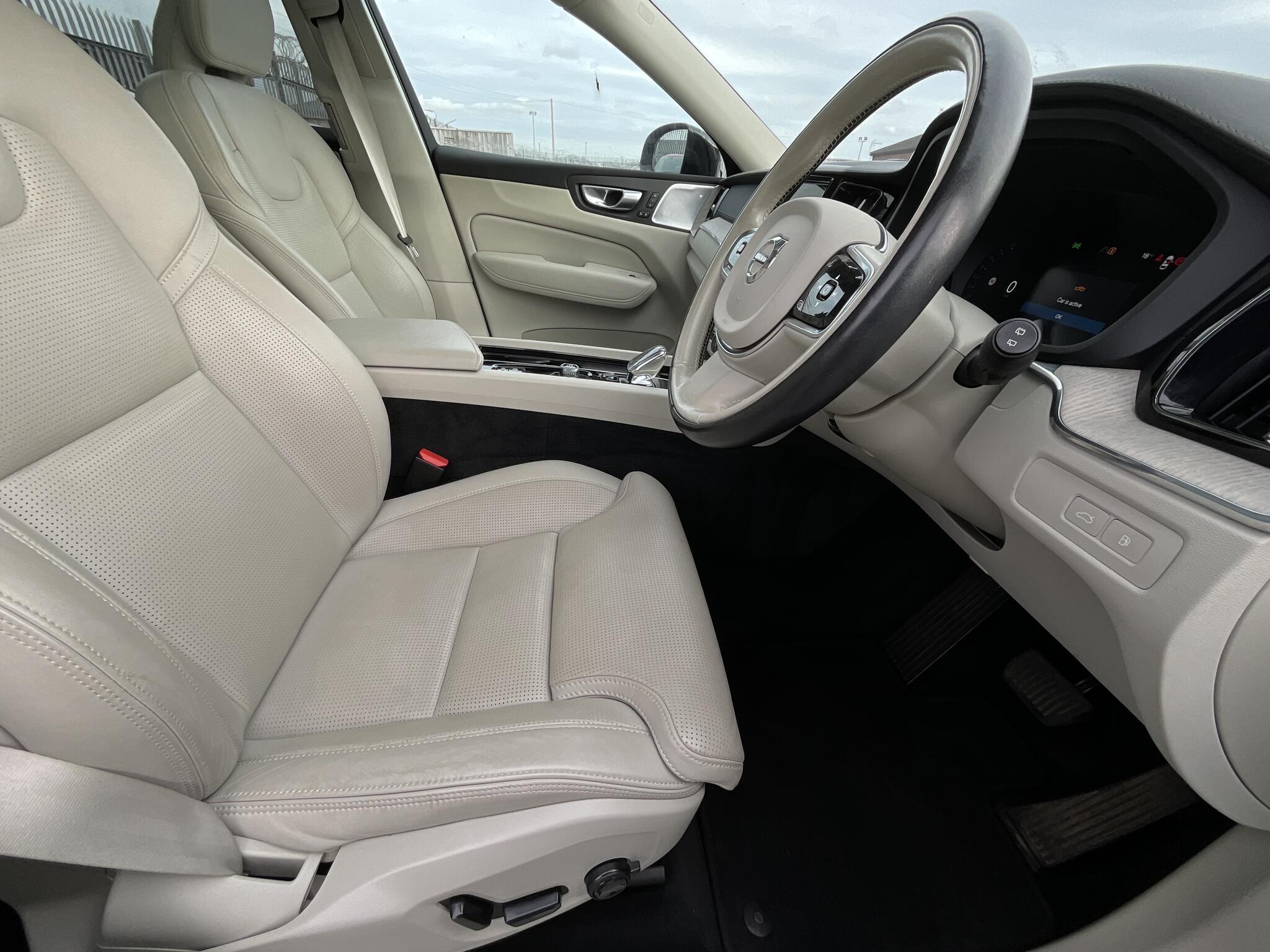 Volvo XC60 - Image 9