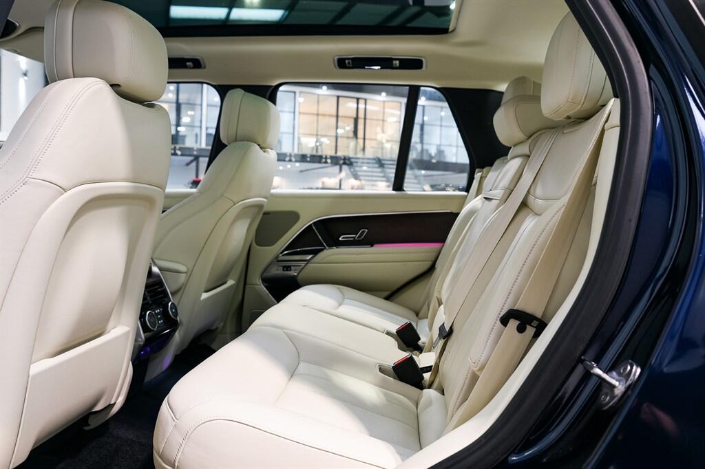 Land Rover Range Rover - Image 19