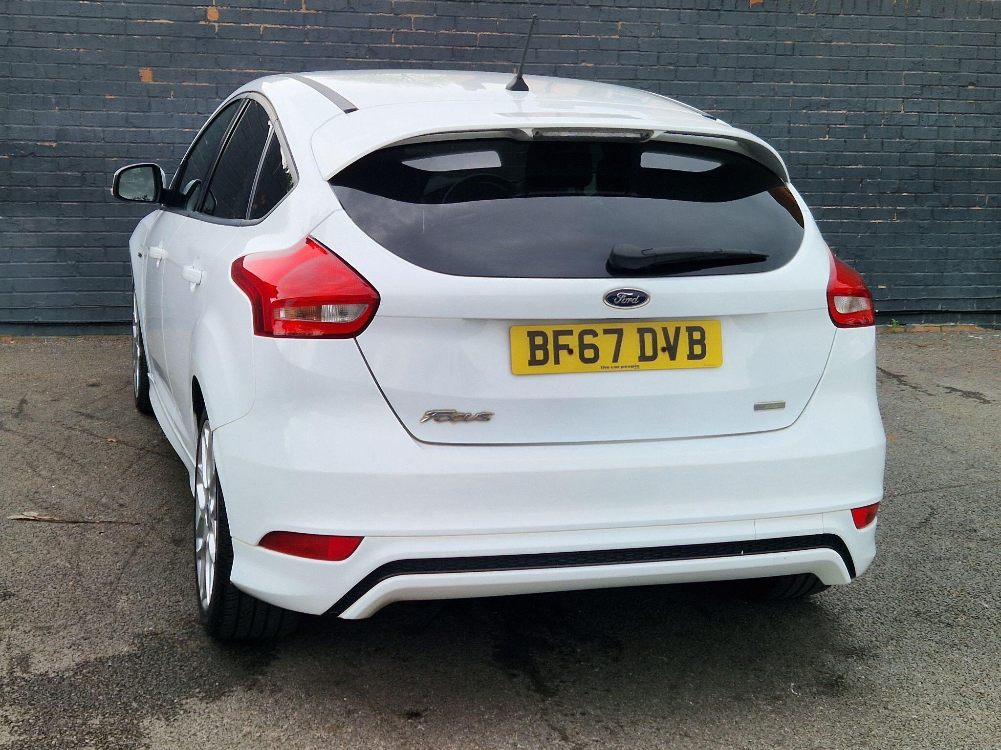 Ford Focus - Image 8