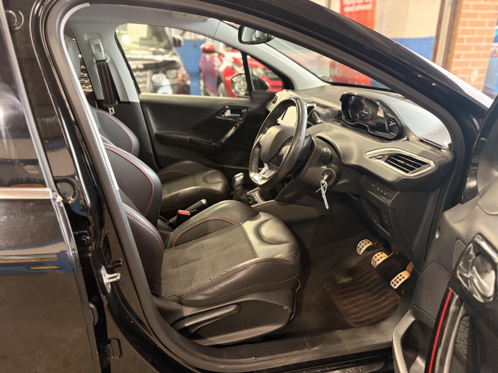 Peugeot 208 - Image 16