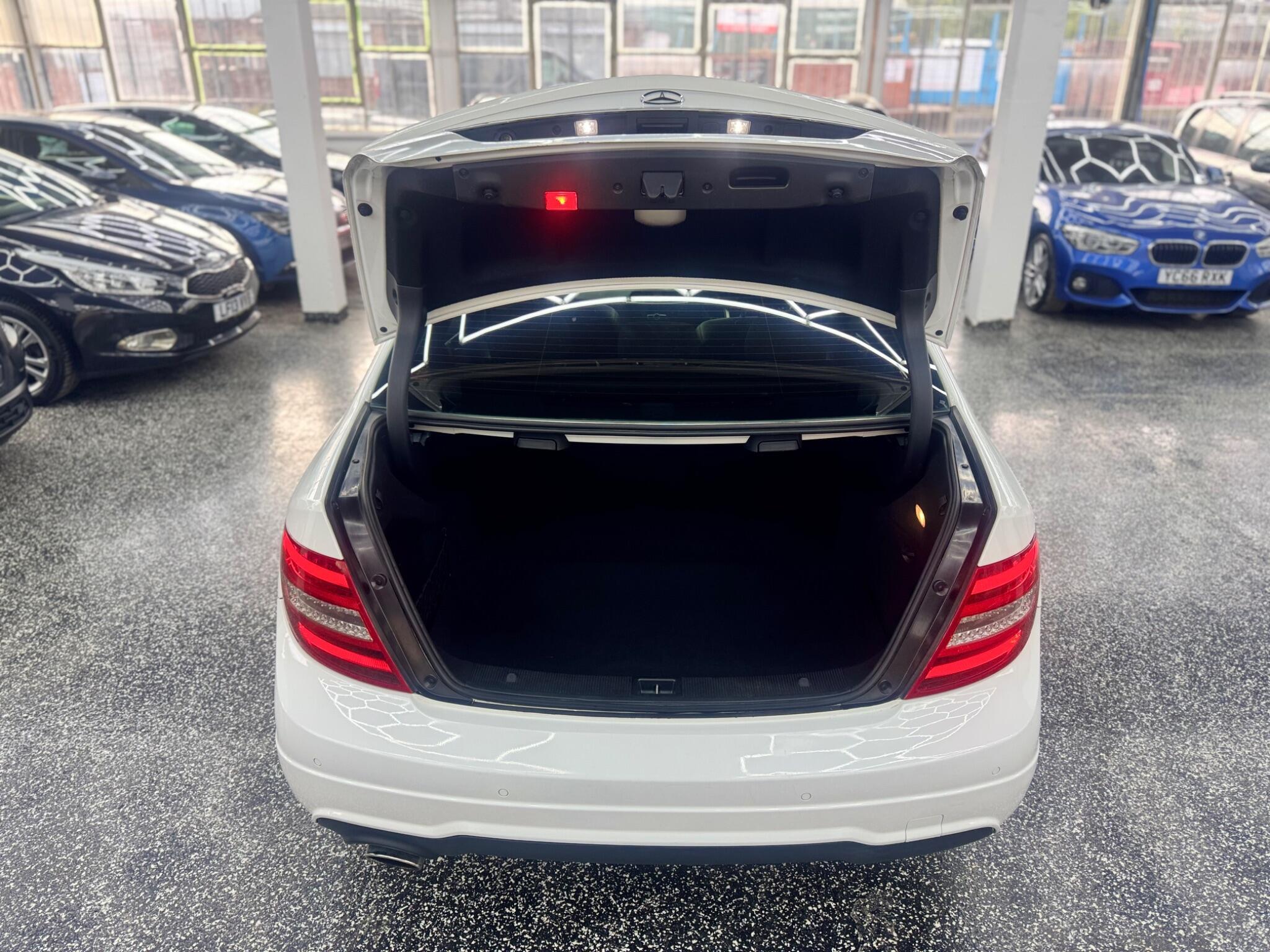 Mercedes C Class - Image 22