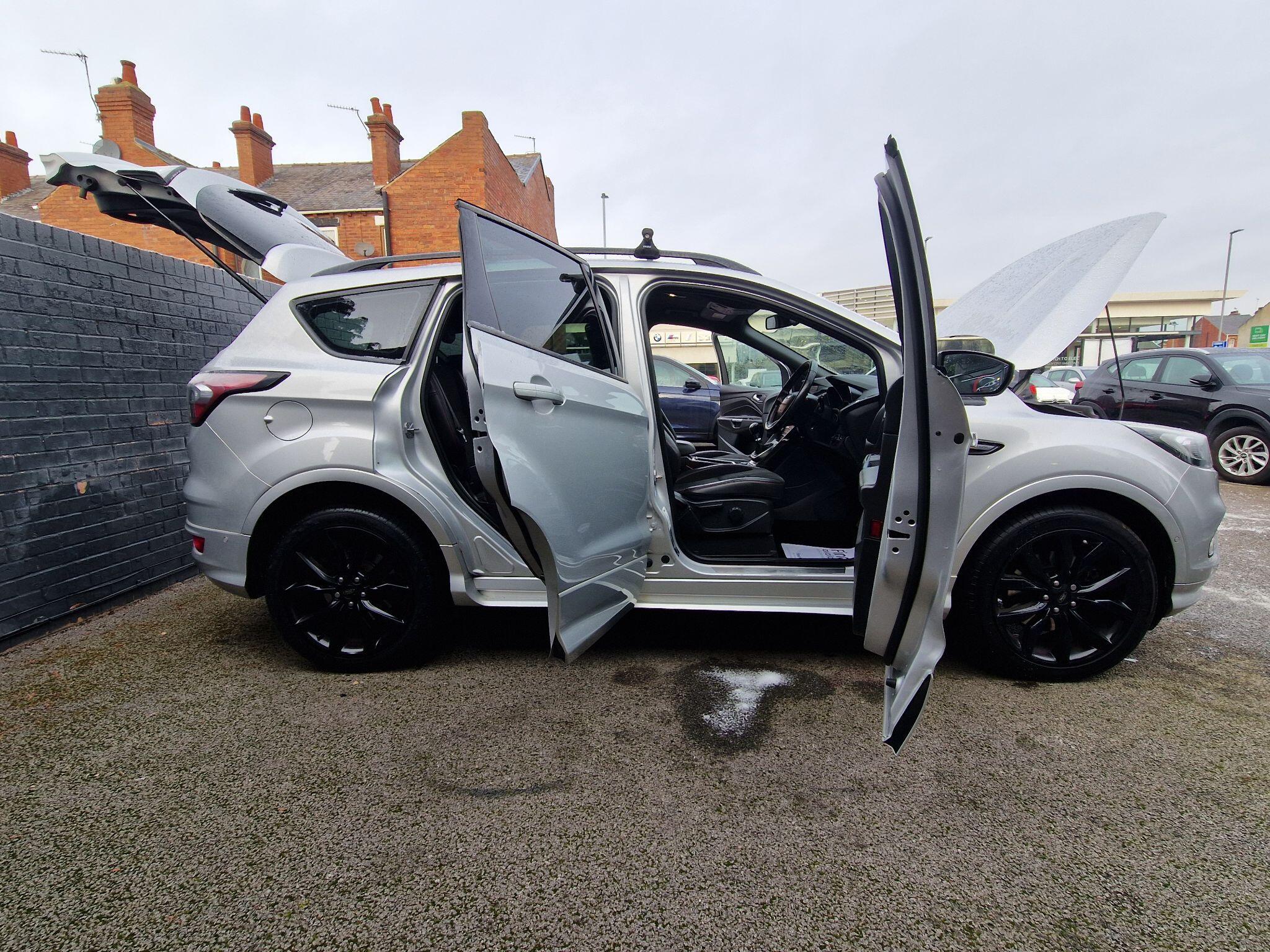 Ford Kuga - Image 21