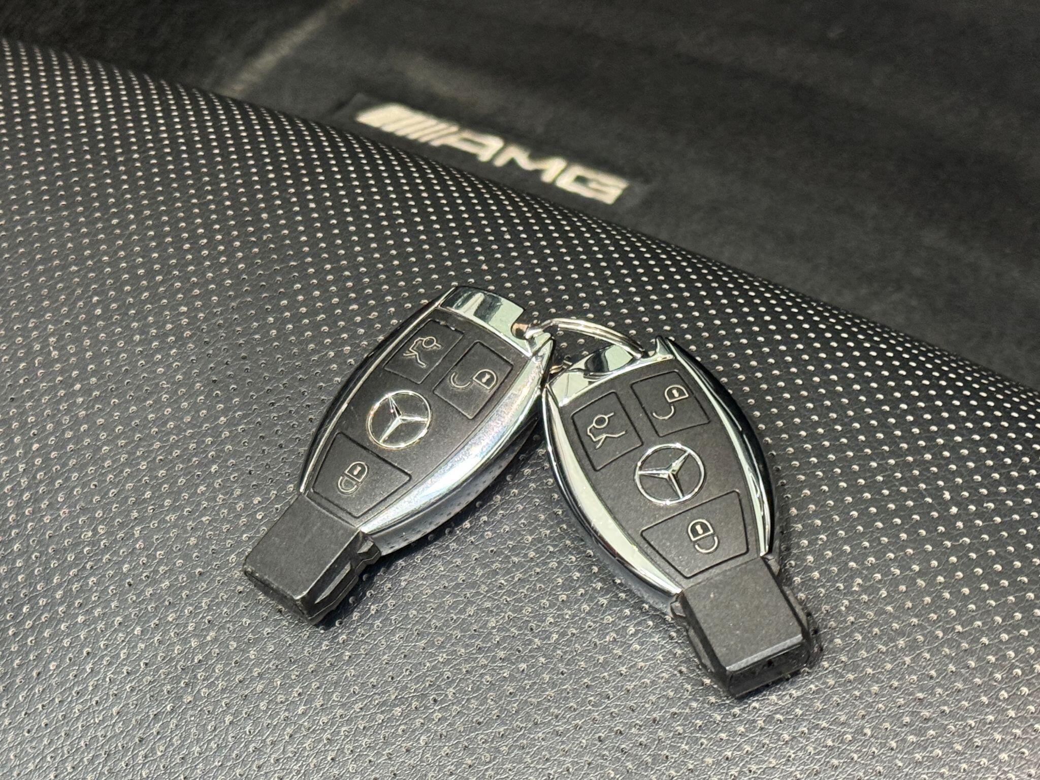 Mercedes SL - Image 77