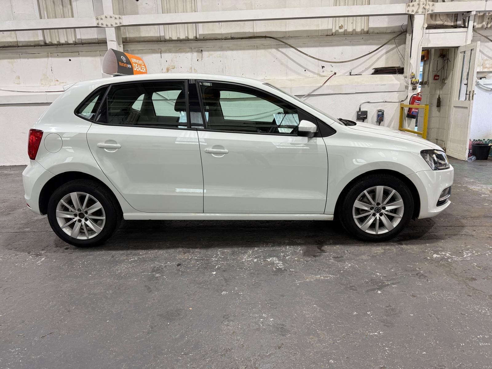 Volkswagen Polo - Image 5