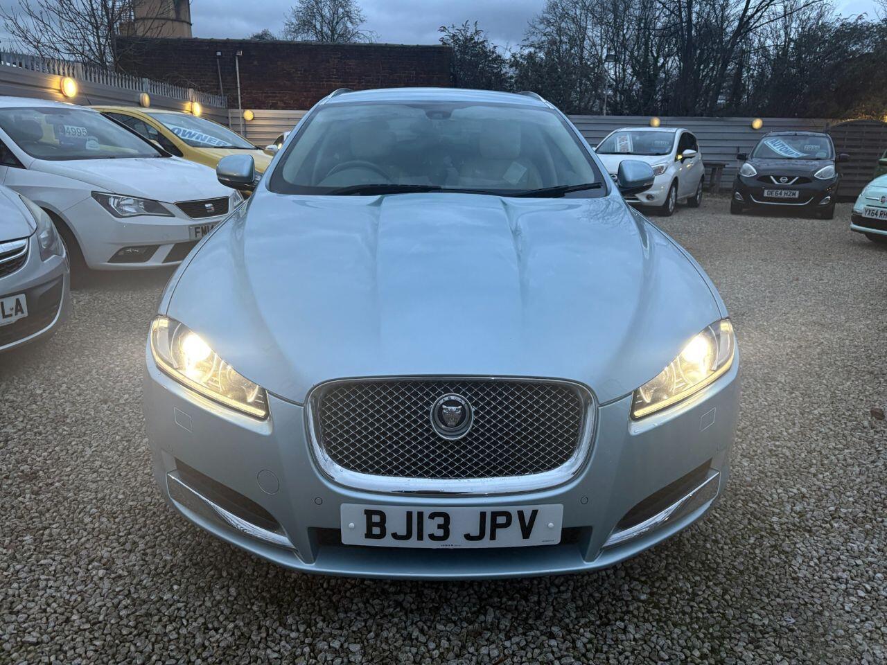 Jaguar XF - Image 4