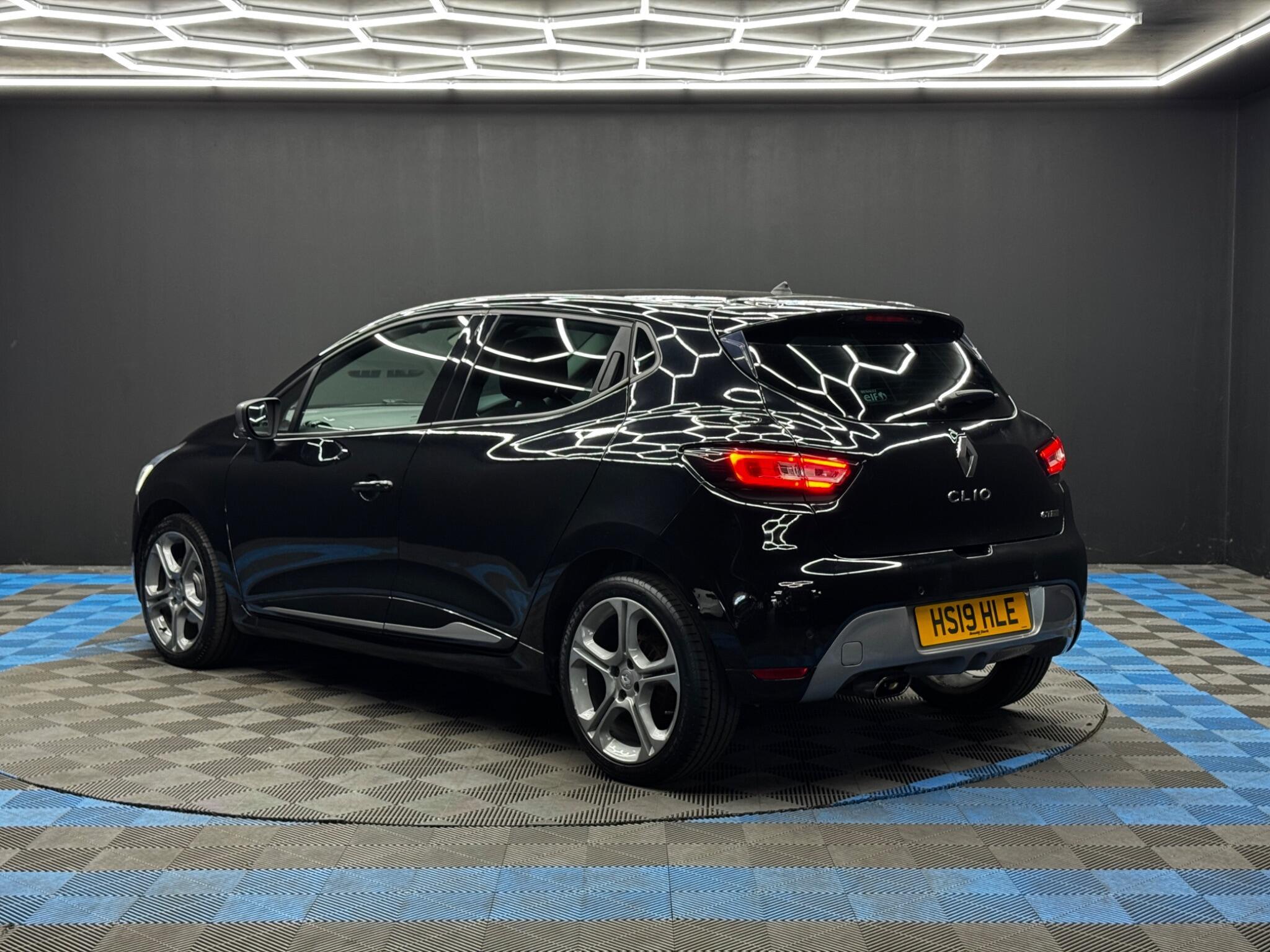 Renault Clio - Image 7