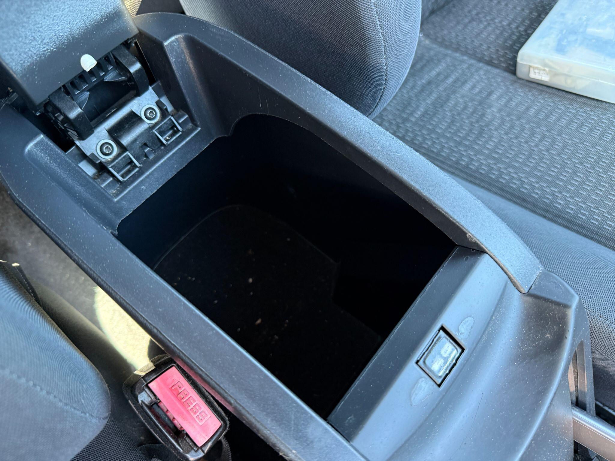 Renault Megane - Image 46