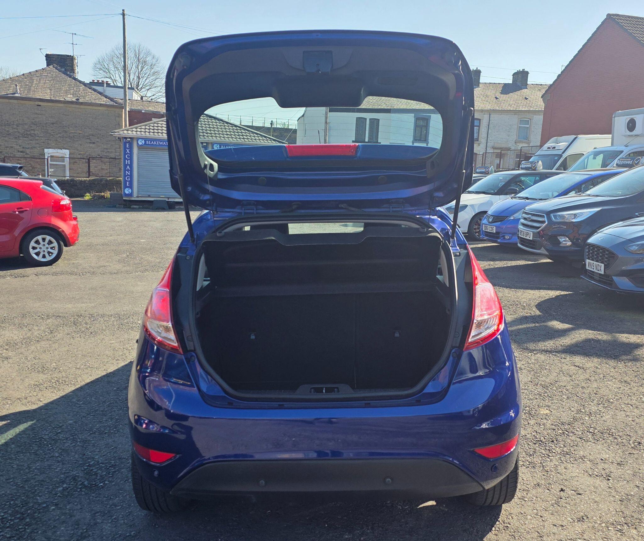 Ford Fiesta - Image 21