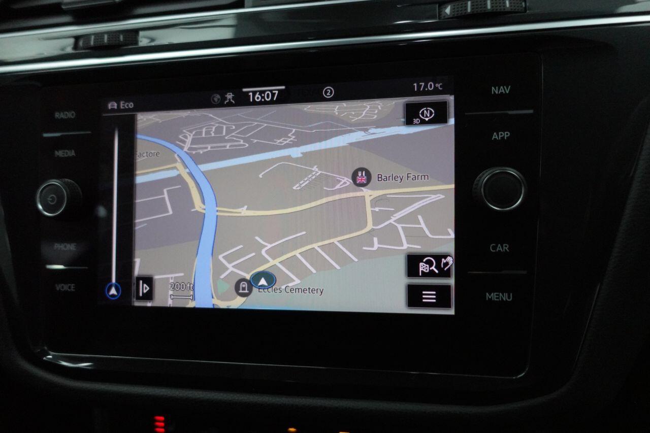 Volkswagen Tiguan - Image 2