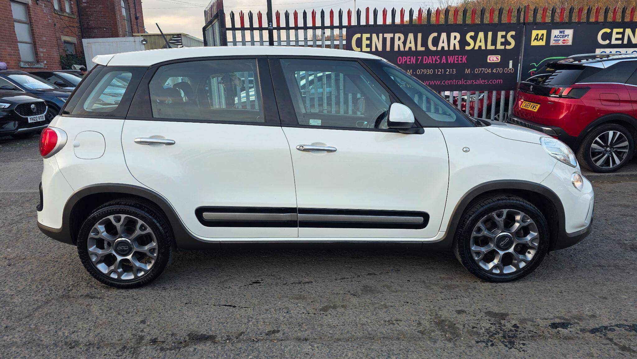 Fiat 500L - Image 6