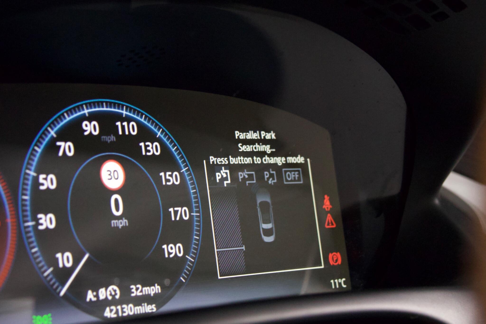 Jaguar XJ - Image 17