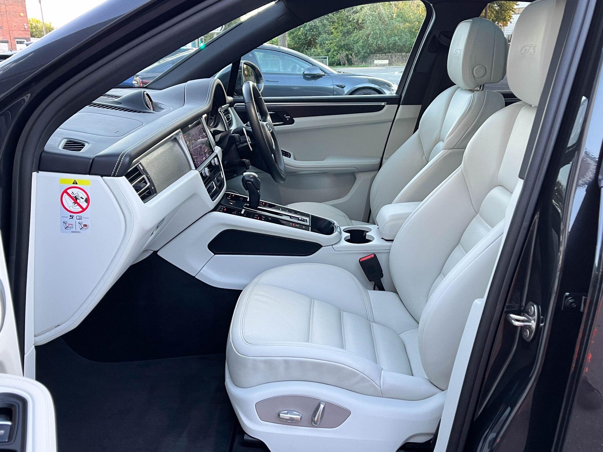 Porsche Macan - Image 7