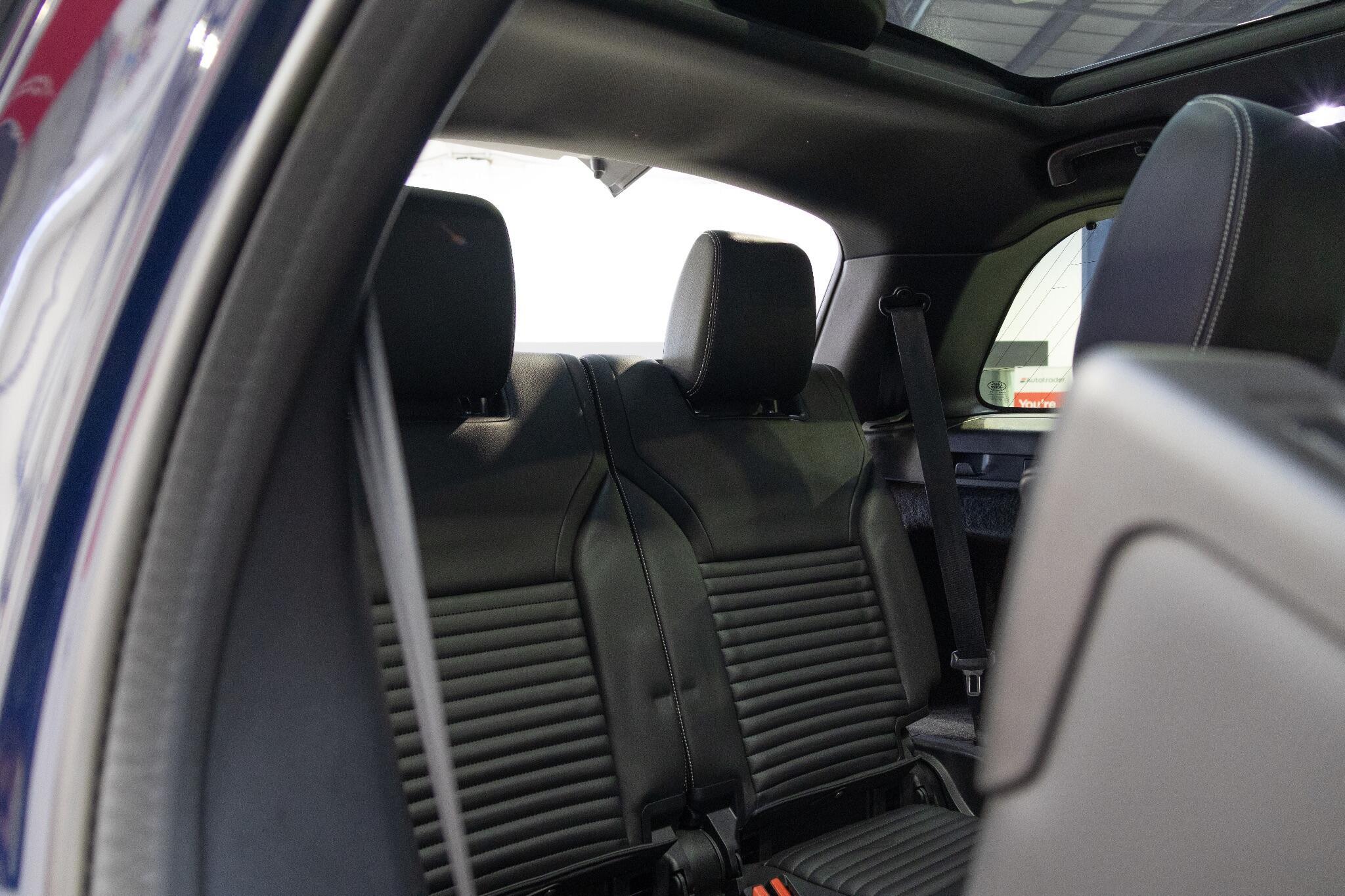 Land Rover Discovery - Image 13