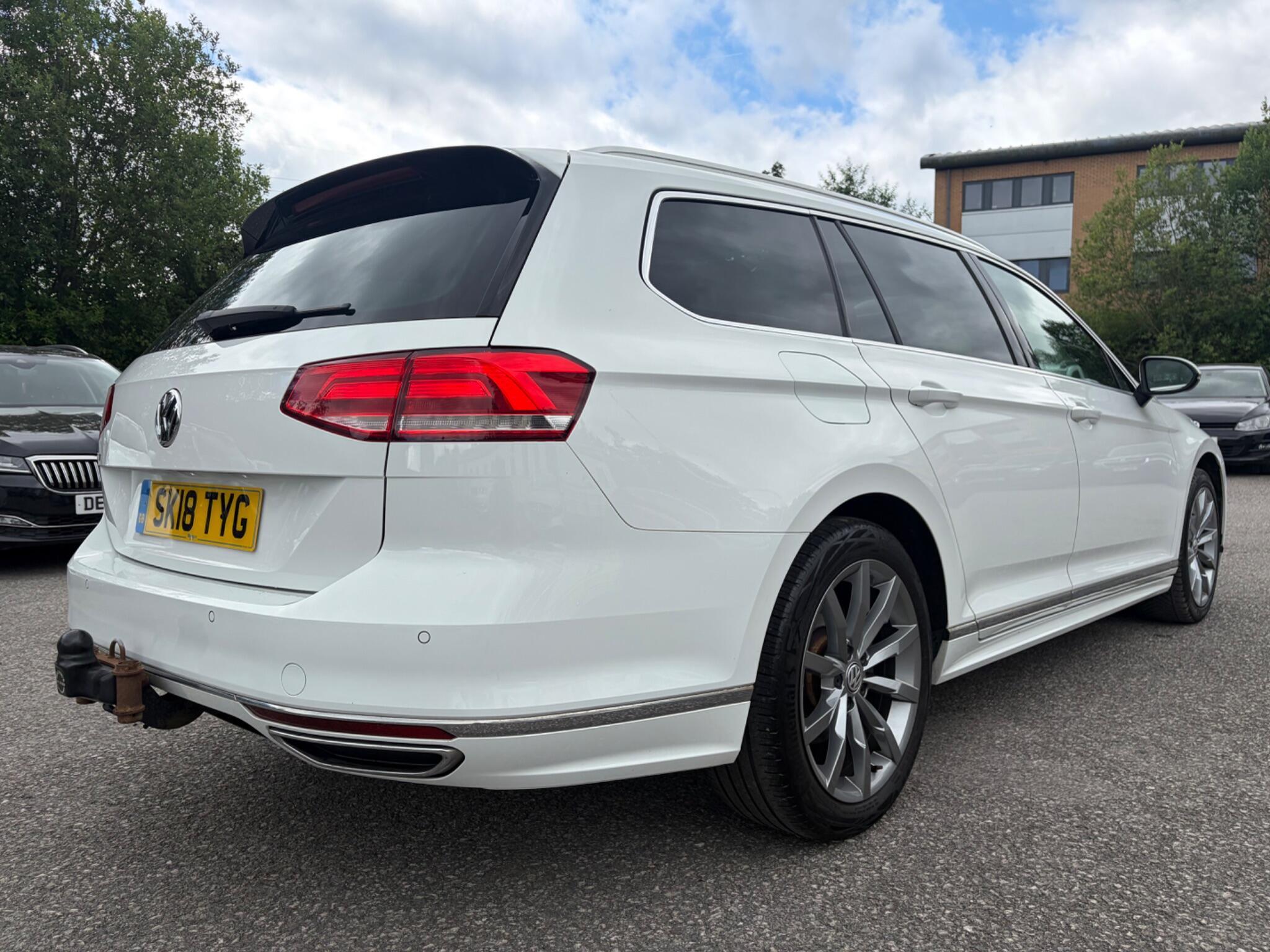 Volkswagen Passat - Image 18
