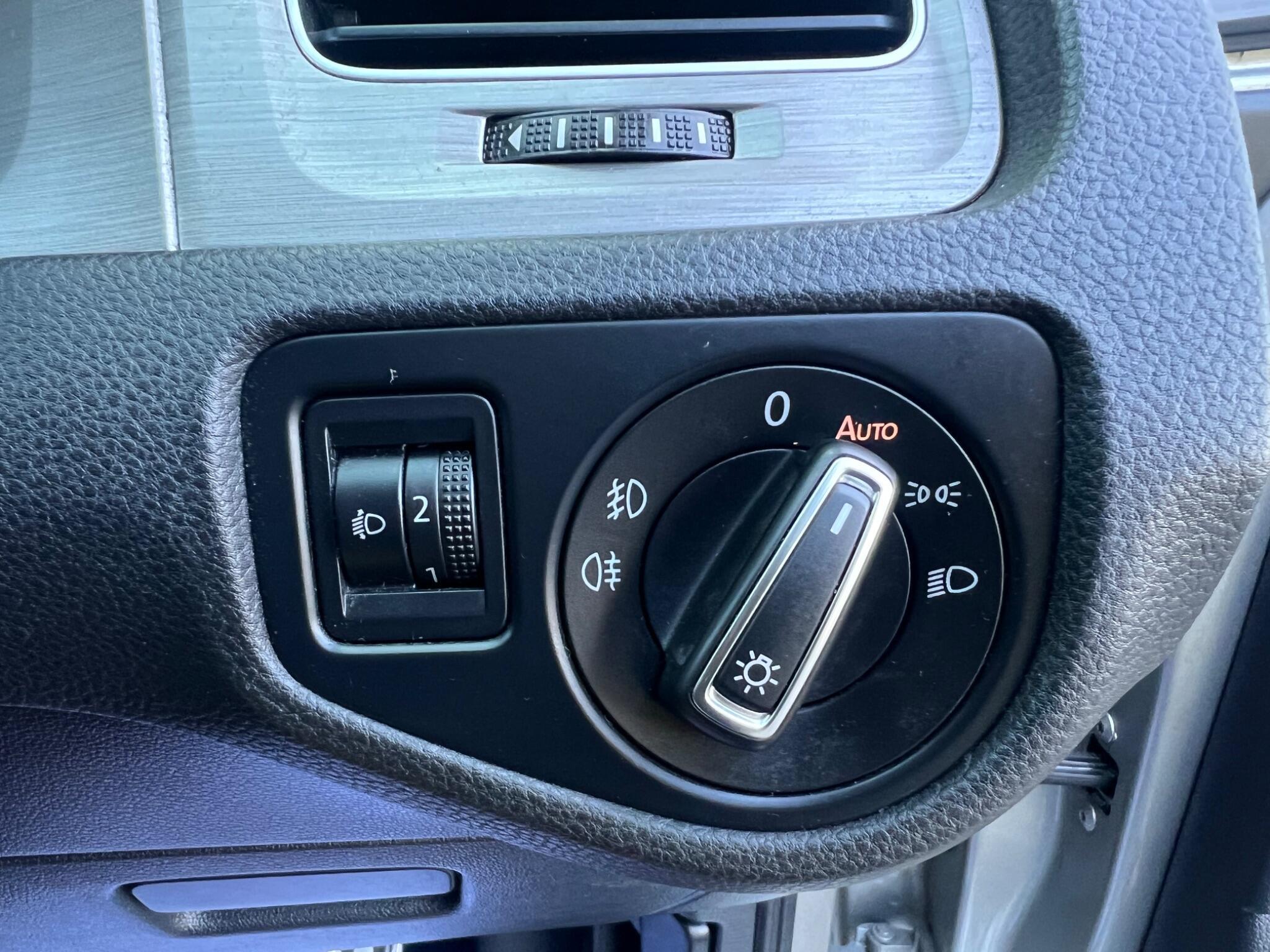 Volkswagen Golf - Image 20