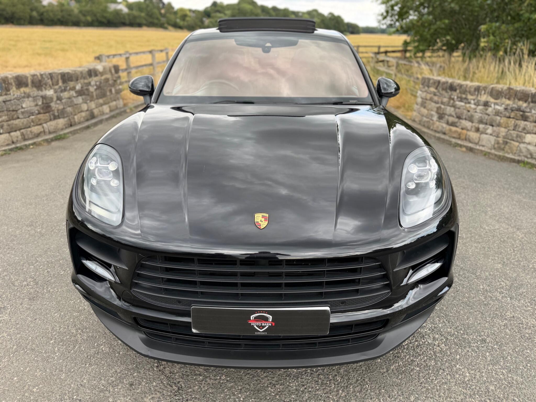 Porsche Macan - Image 13