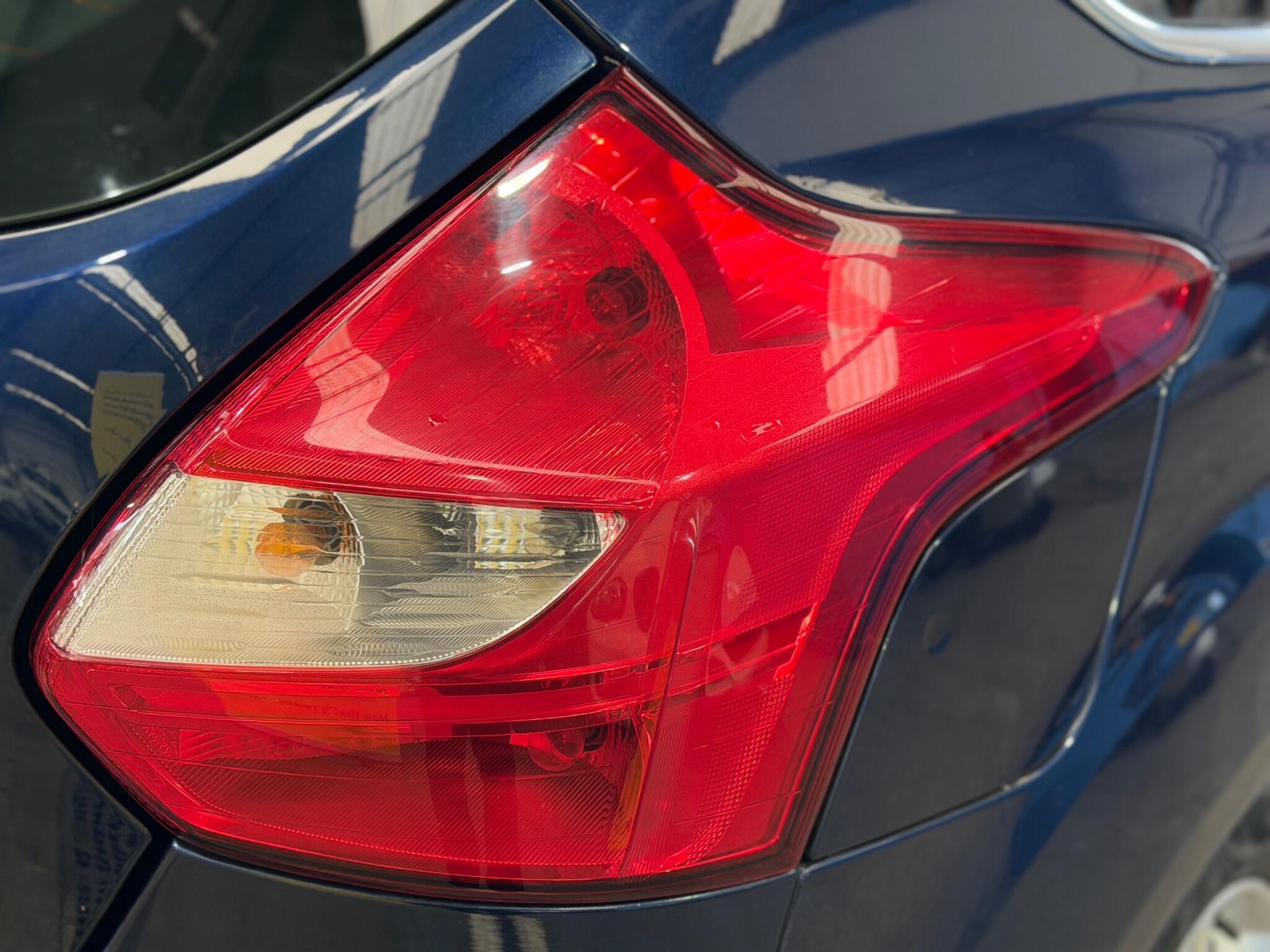 Ford Focus - Image 14