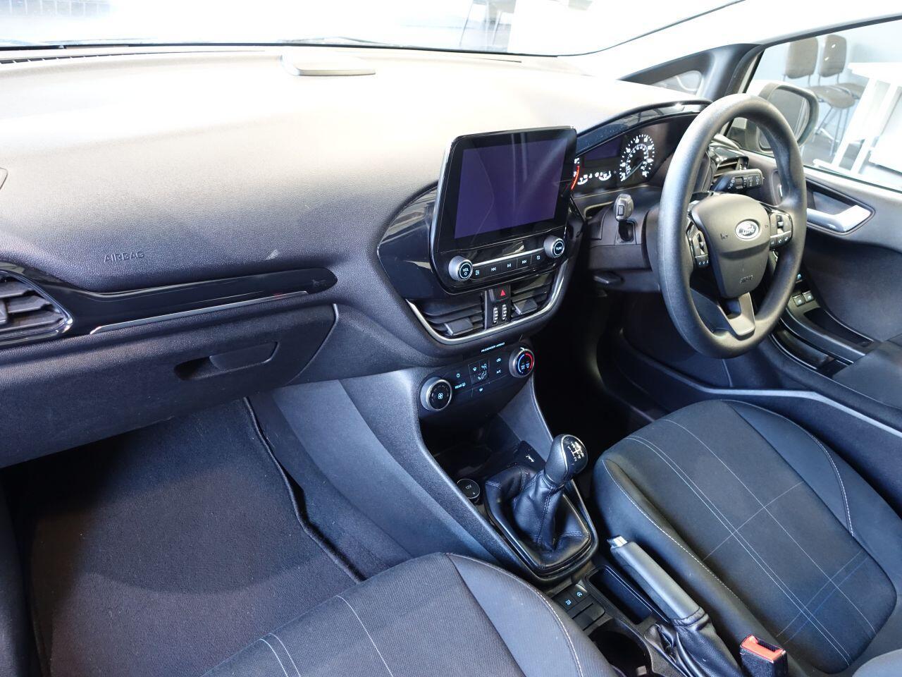 Ford Fiesta - Image 16