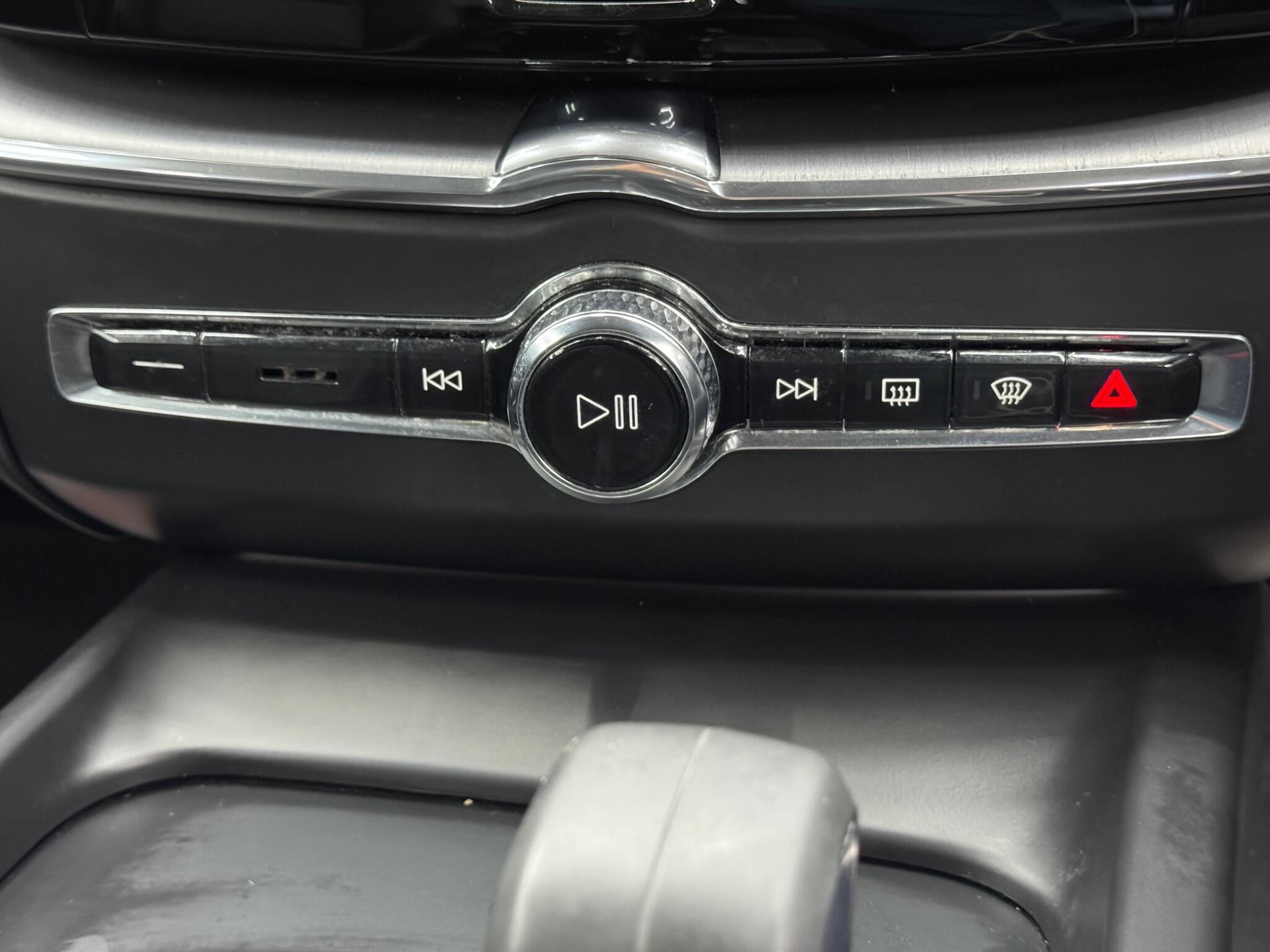 Volvo XC60 - Image 30