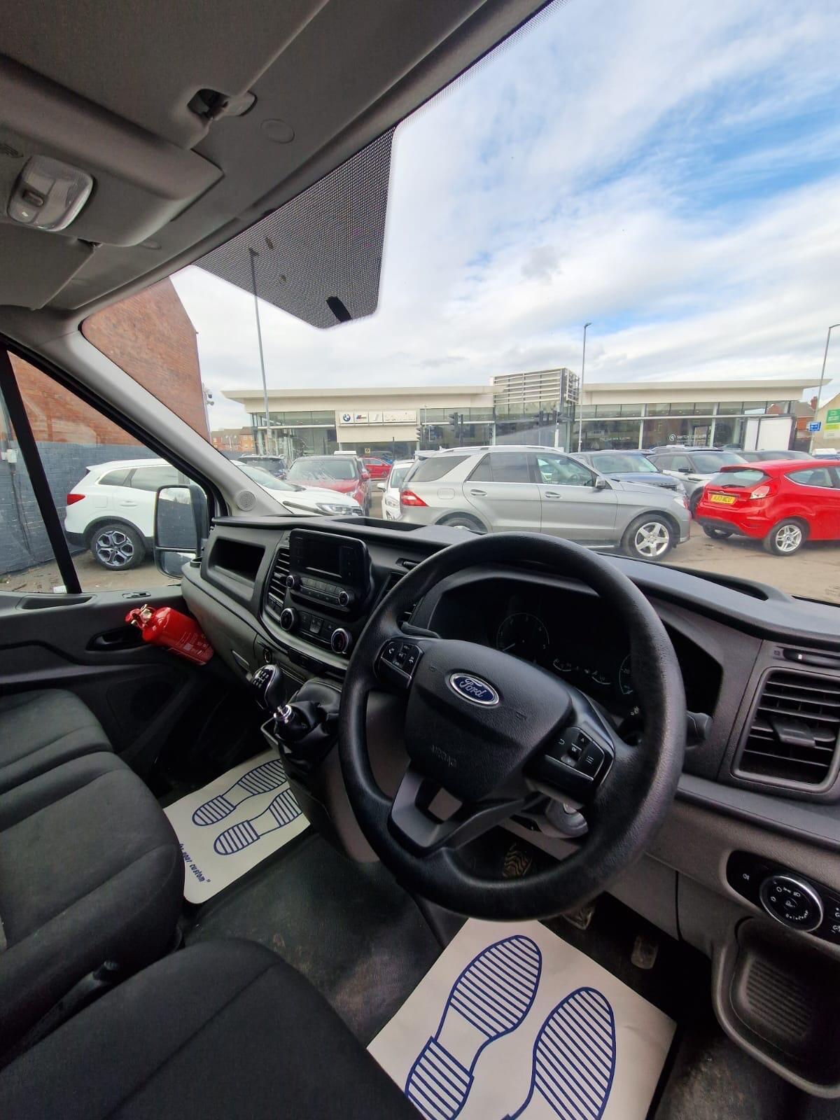 Ford Transit - Image 32