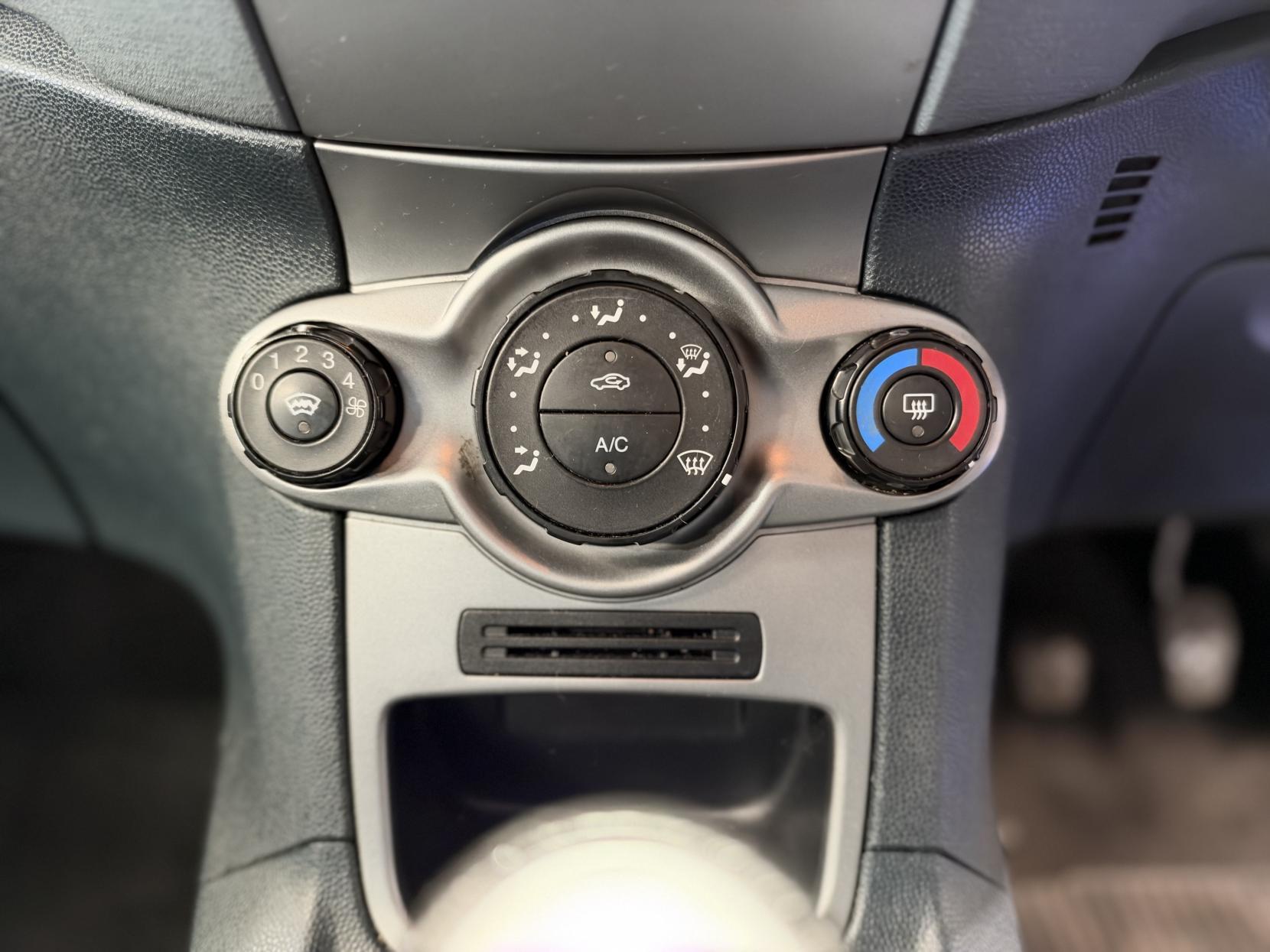 Ford Fiesta - Image 14