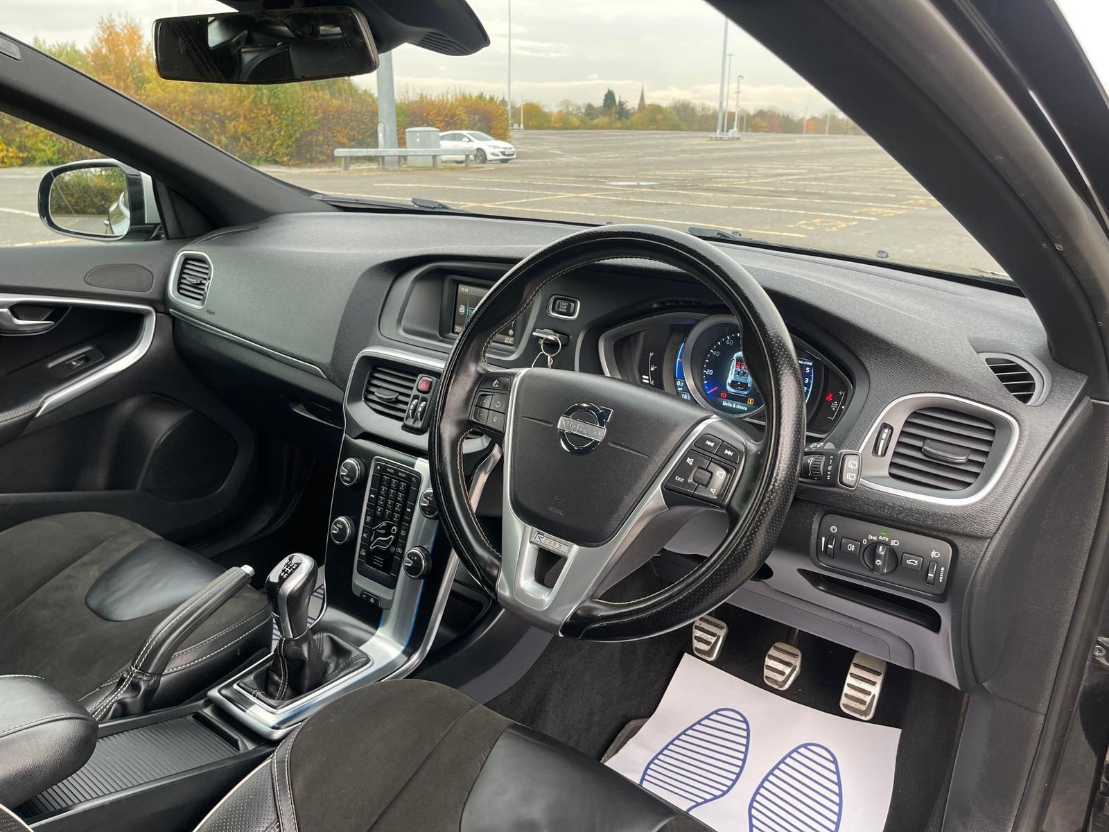 Volvo V40 - Image 18