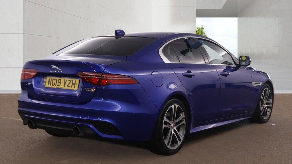 Jaguar XE - Image 4
