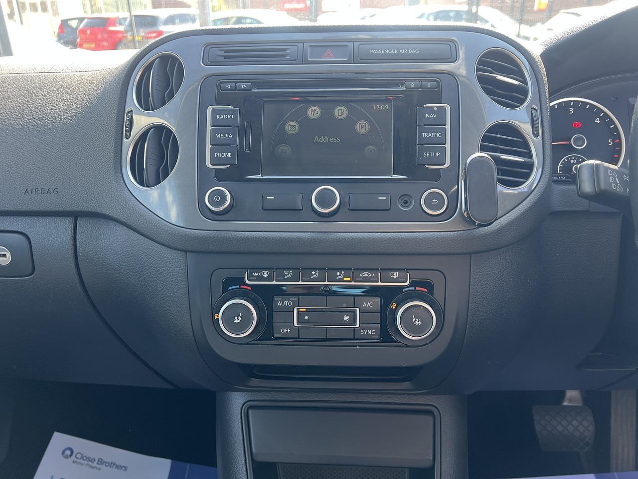 Volkswagen Tiguan - Image 15