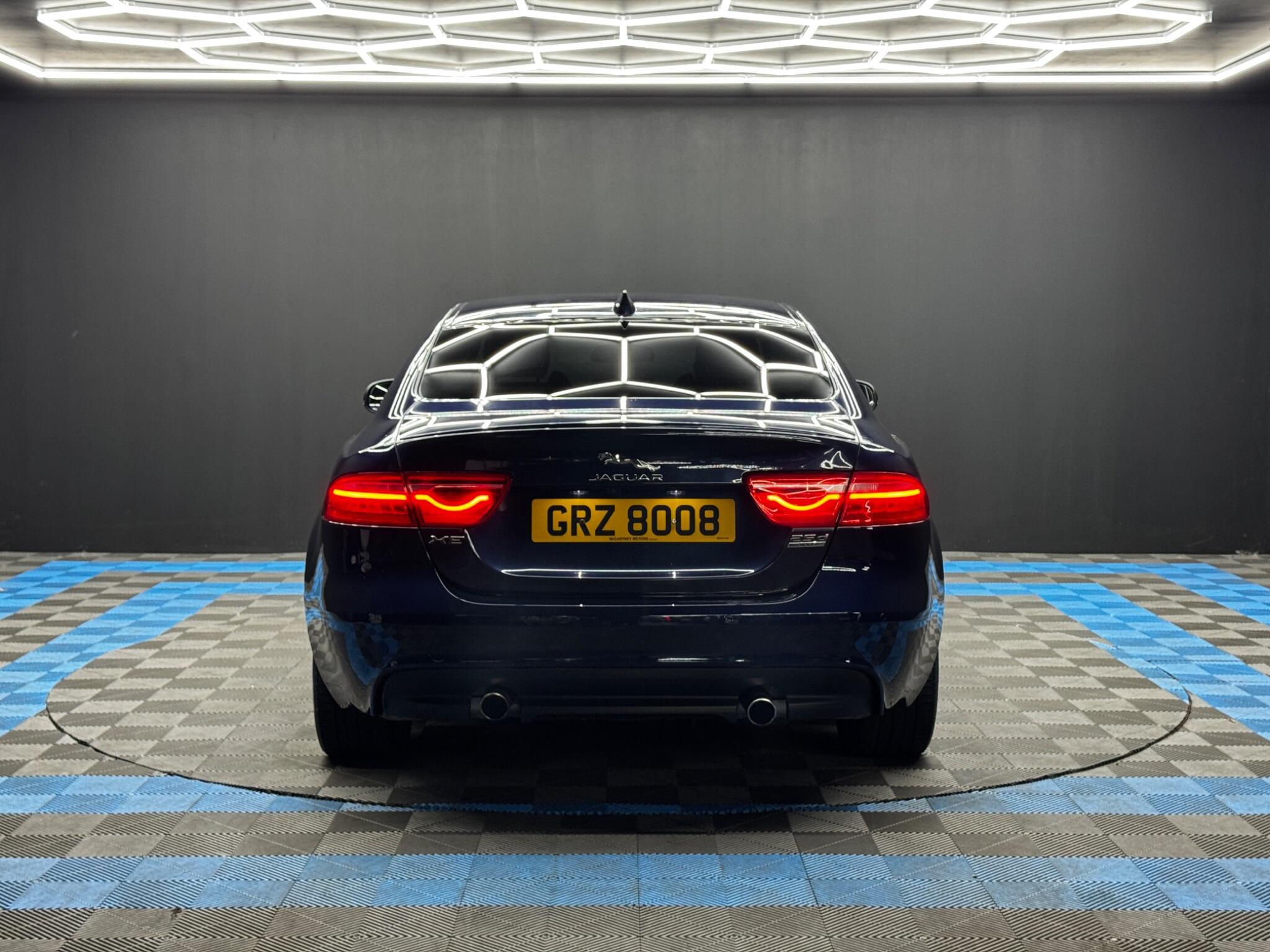 Jaguar XE - Image 6