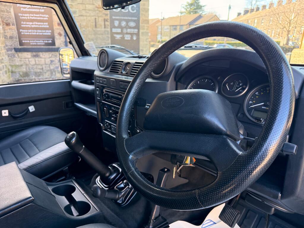 Land Rover Defender 110 - Image 45