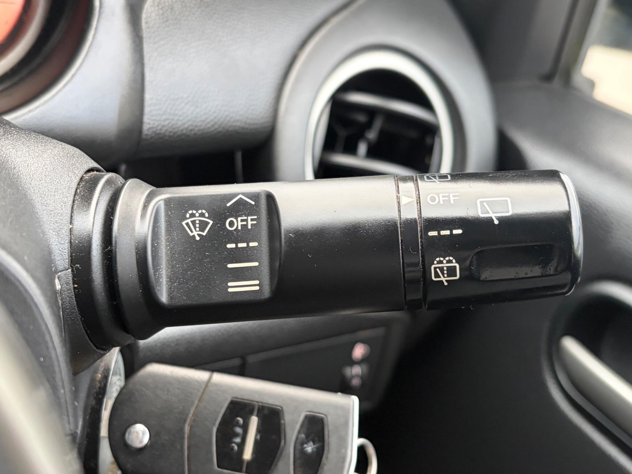 Mazda MAZDA2 - Image 23