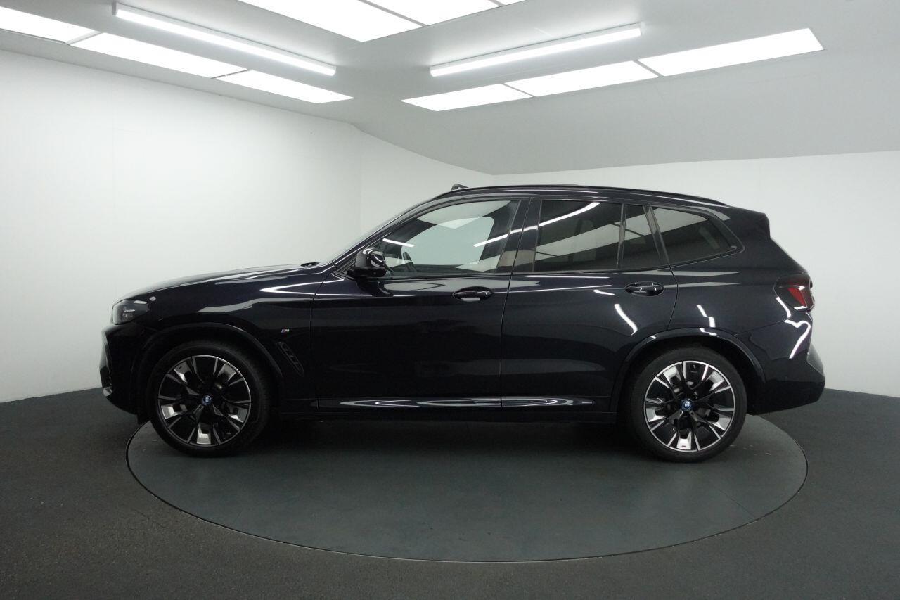 BMW iX3 - Image 8
