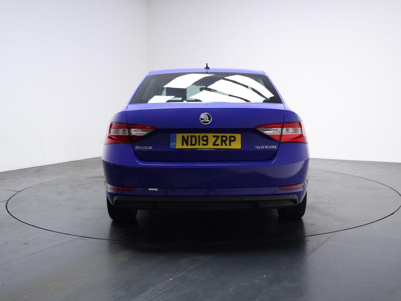 Skoda Superb - Image 11