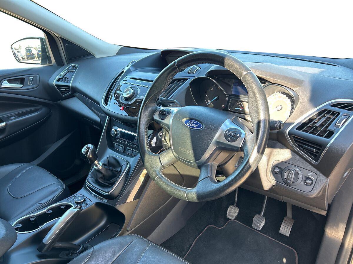Ford Kuga - Image 19